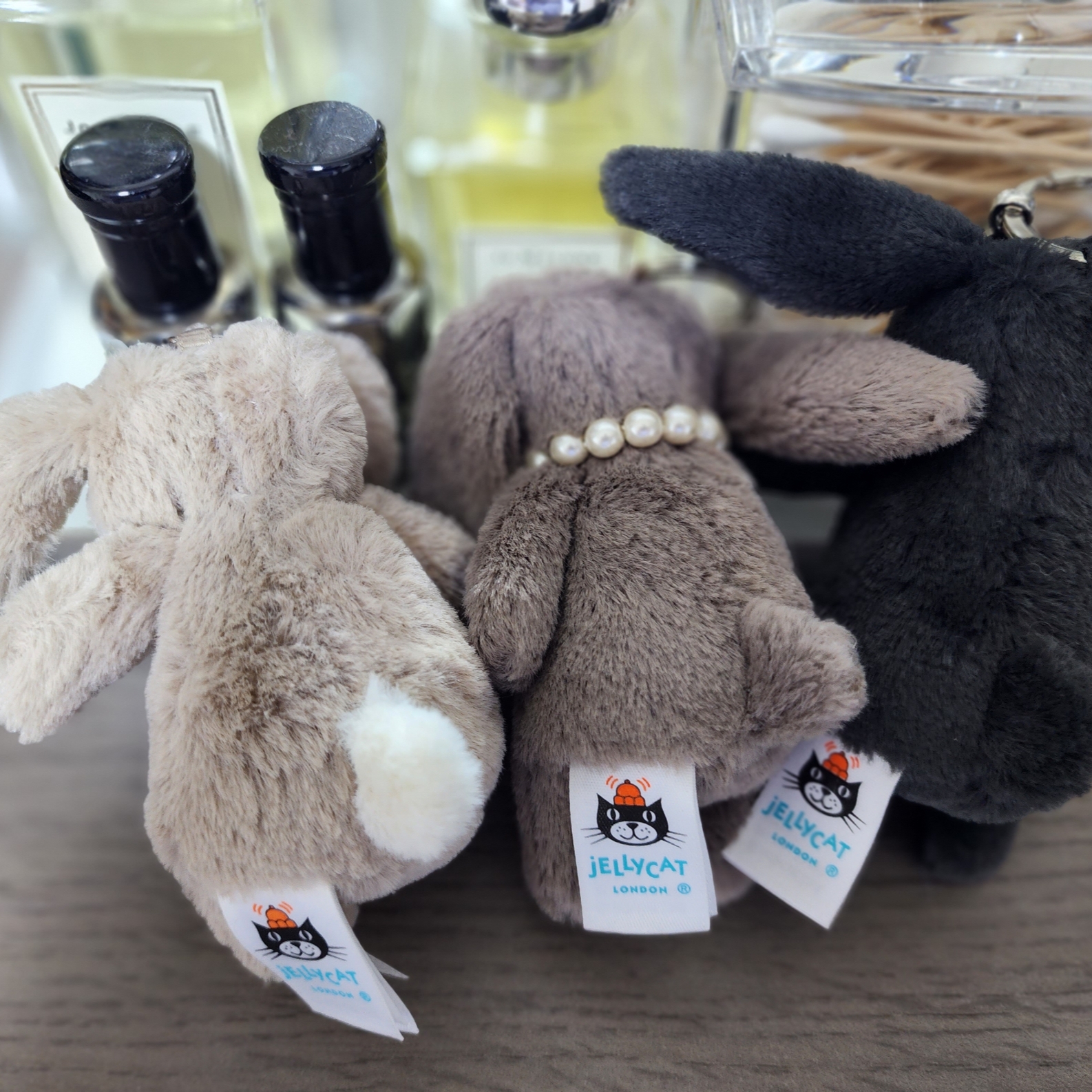 Jellycat Bashful Bunny Bag Charm Beige 착용 스타일 - 2