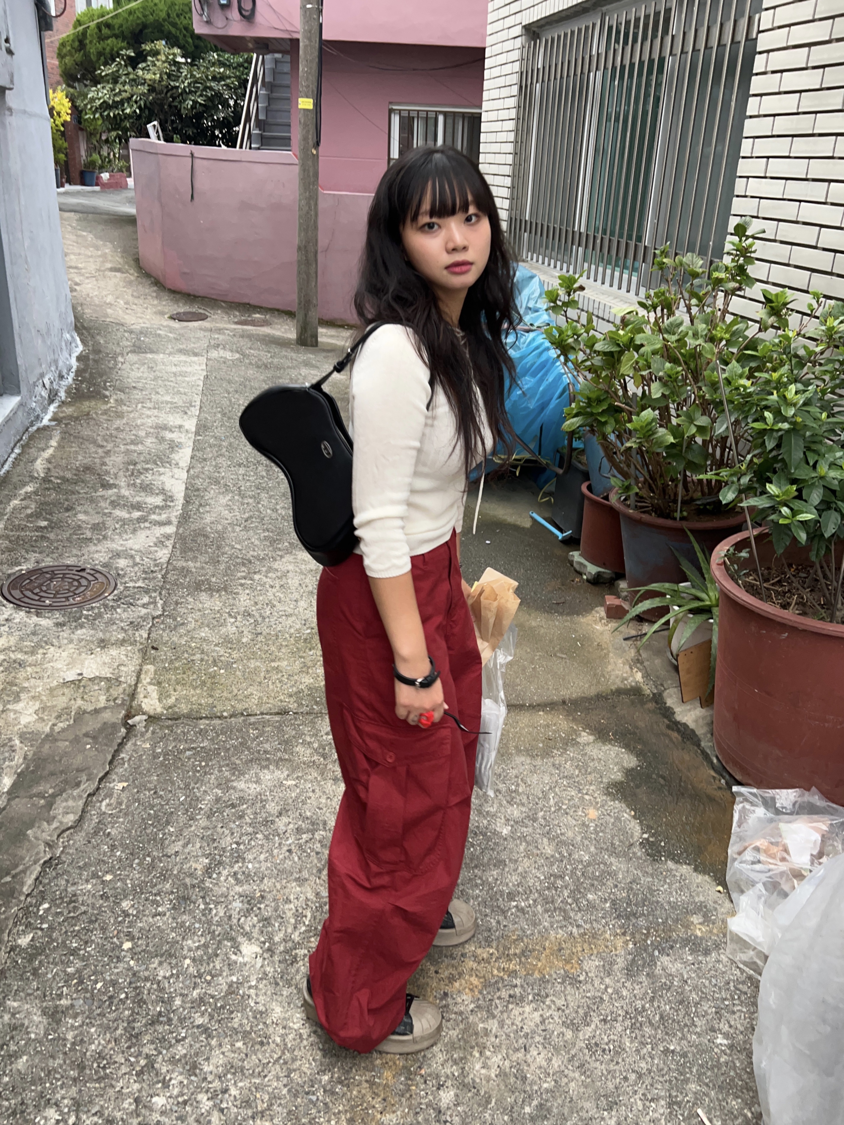 Adidas x Rick Owens Mastodon Pro Model Black Pearl, Diesel Play Shoulder Bag Black 착용 스타일 - 2