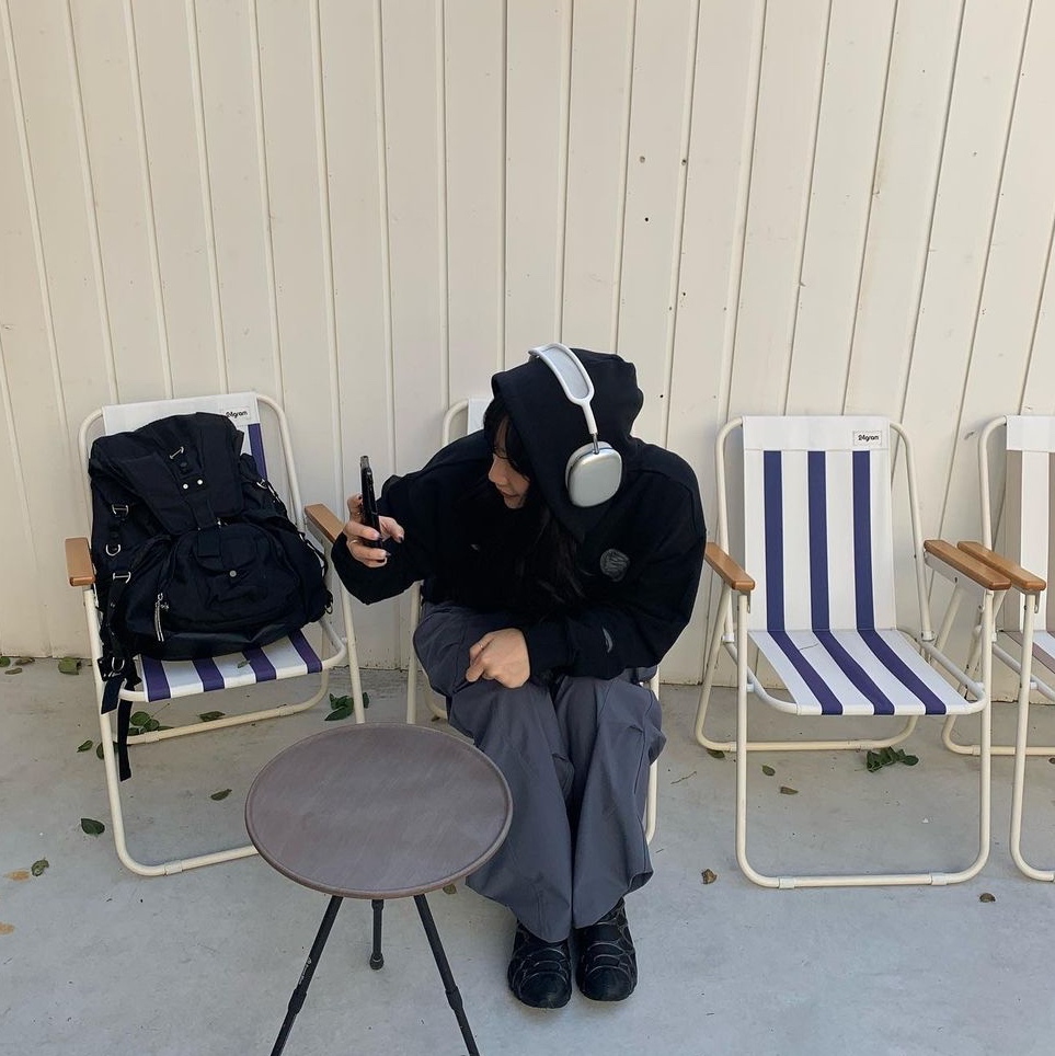 Opening Project Team Play Hoodie Black, Art of Field Egg Pocket Parachute Pants Dusty Blue 착용 스타일 - 3