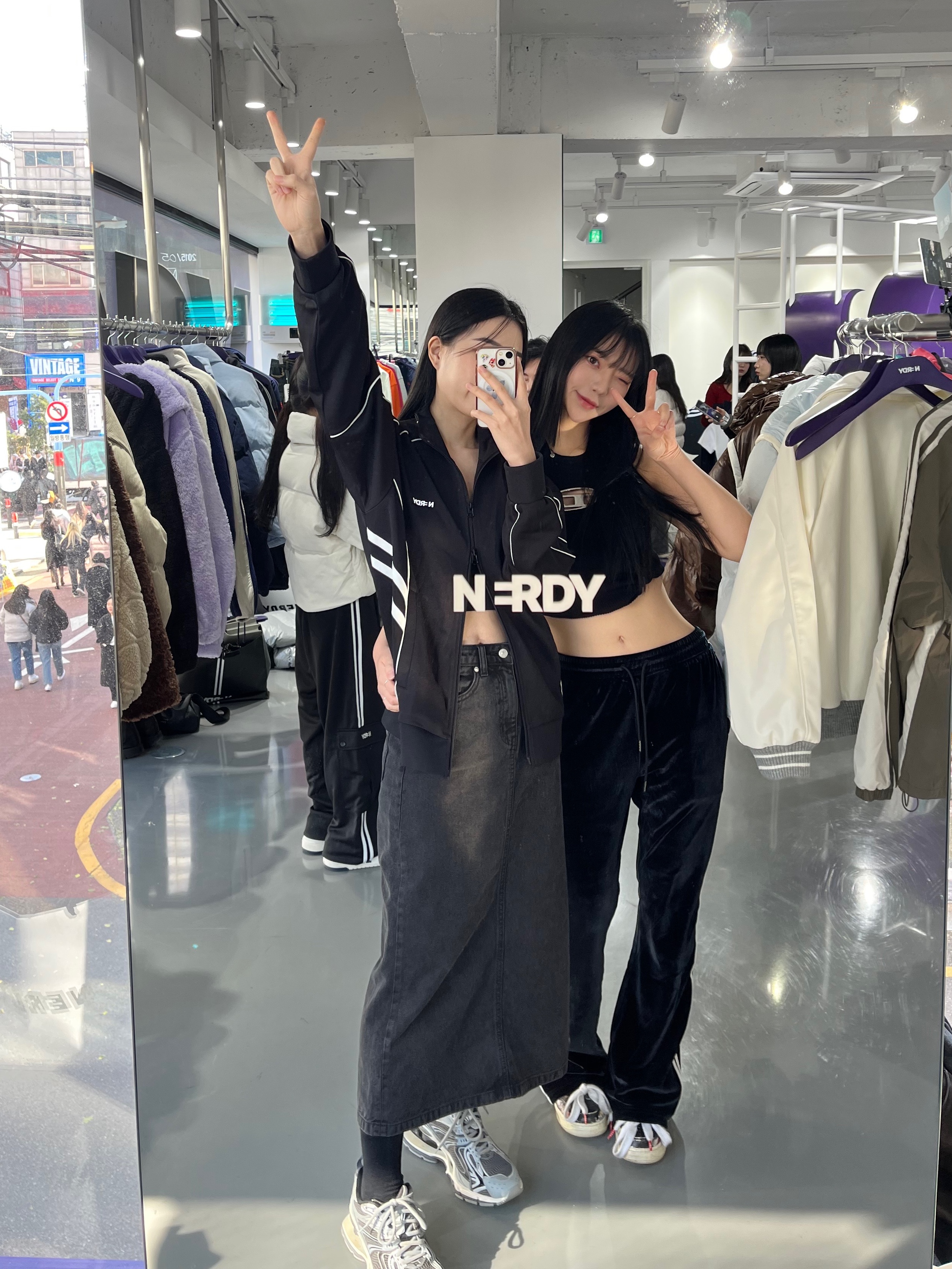 (W) Diesel M-Onerva-Top Cut-Out Knit Top with Logo Plaque Black Black, (W) Balenciaga X-Pander Sneakers Grey Black White 착용 스타일