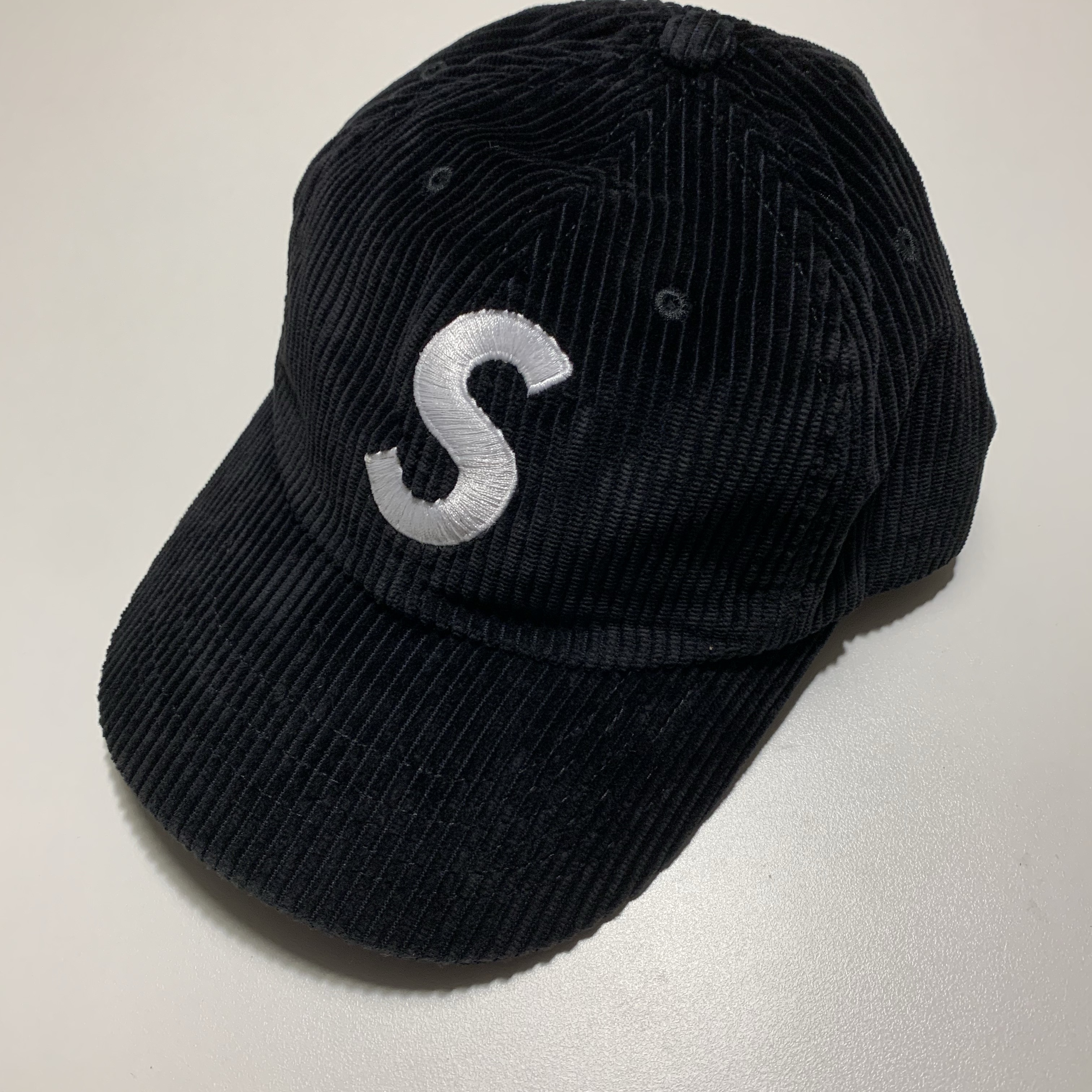 Supreme Corduroy S Logo 6-Panel Black - 23FW, Supreme Boxy Piping Arc Hooded Sweatshirt Washed Navy - 23SS 착용 스타일 - 2
