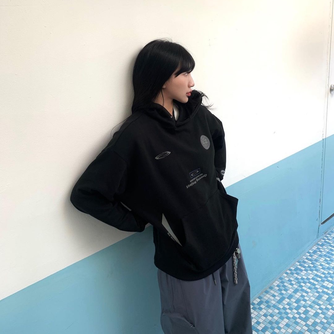 Opening Project Team Play Hoodie Black, Art of Field Egg Pocket Parachute Pants Dusty Blue 착용 스타일 - 2