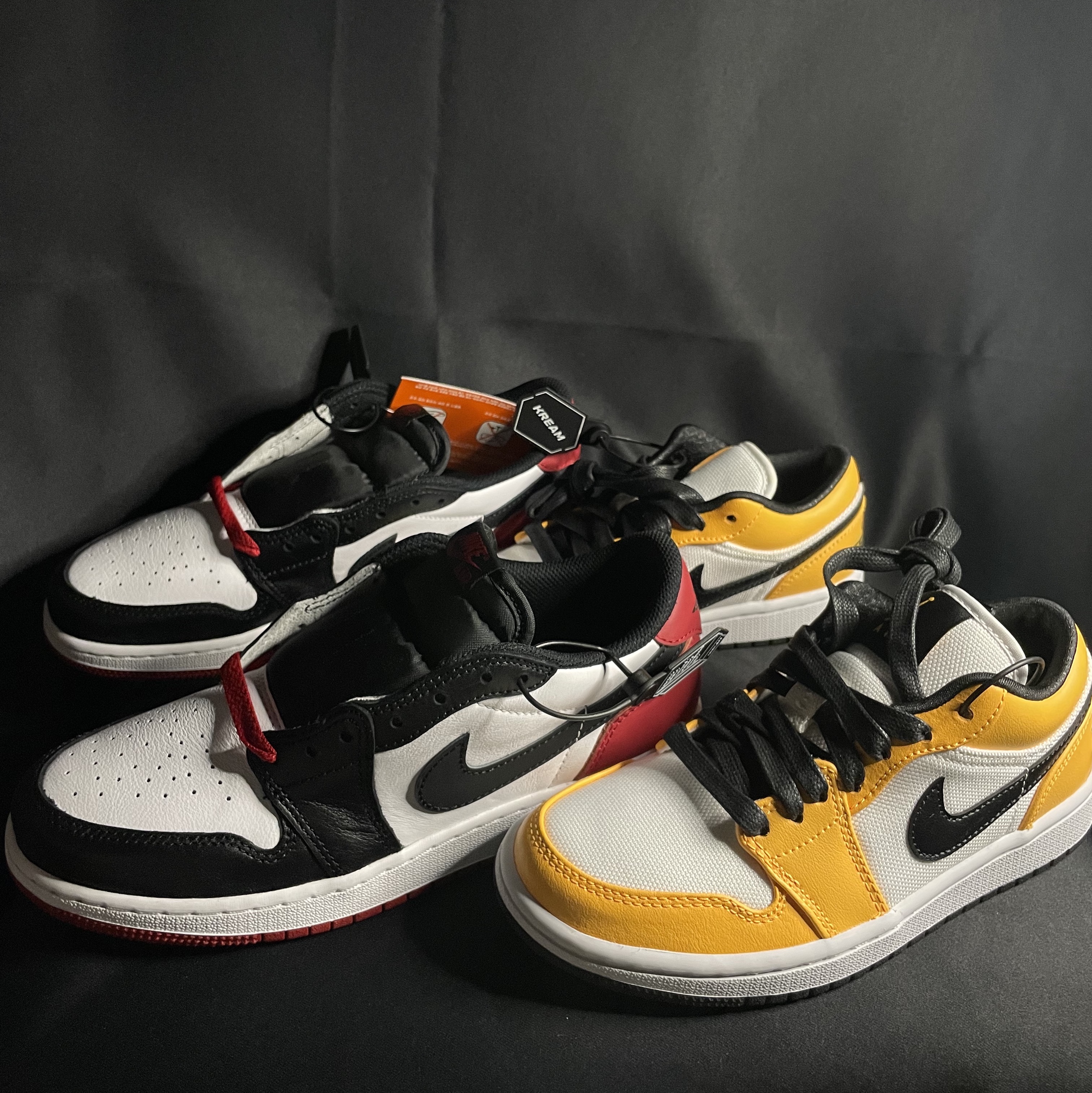 (W) Jordan 1 Low SE Laser Orange, (GS) Jordan 1 Retro Low OG Black Toe 착용 스타일 - 2