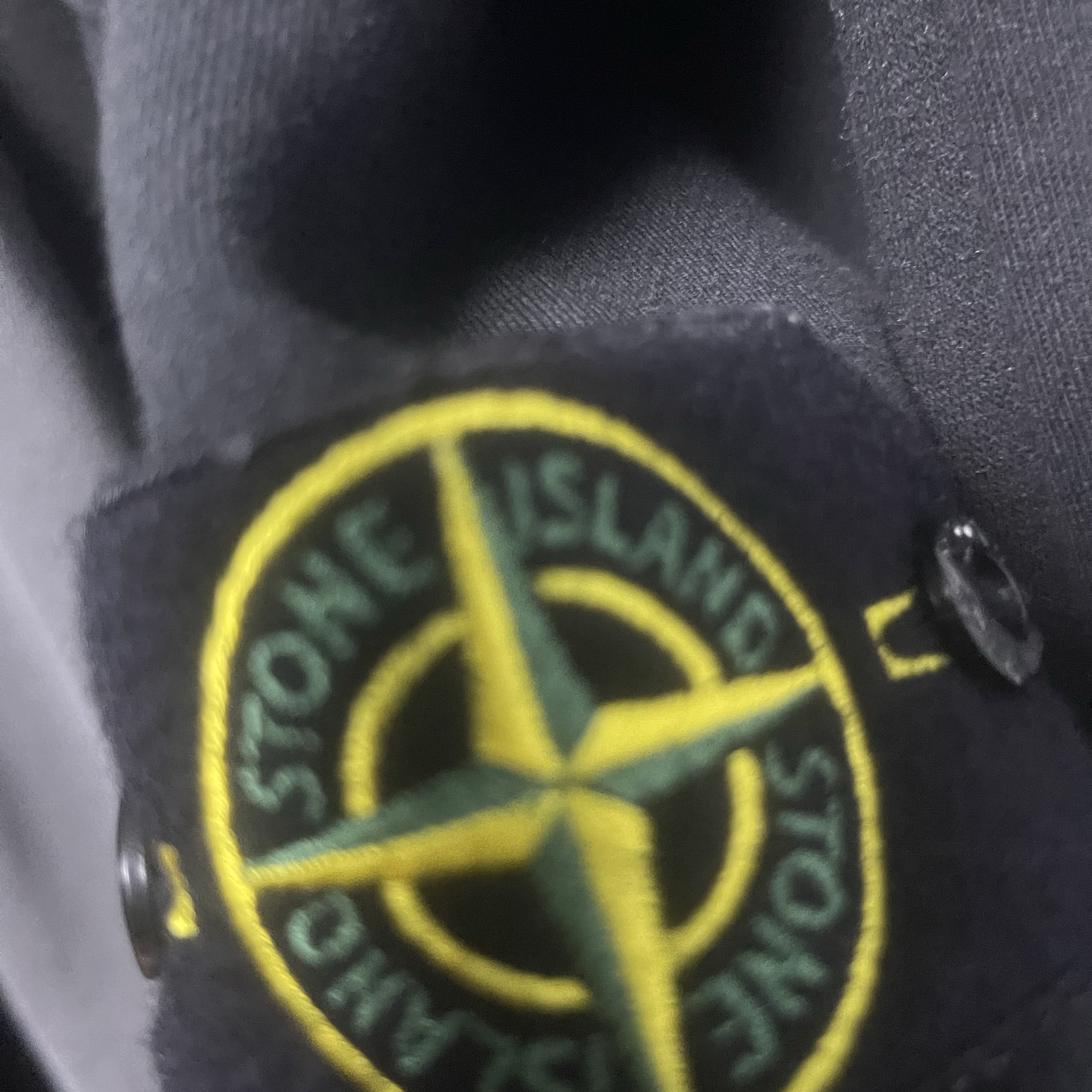 Stone Island 63051 Crewneck Sweatshirt Black - 22SS 착용 스타일
