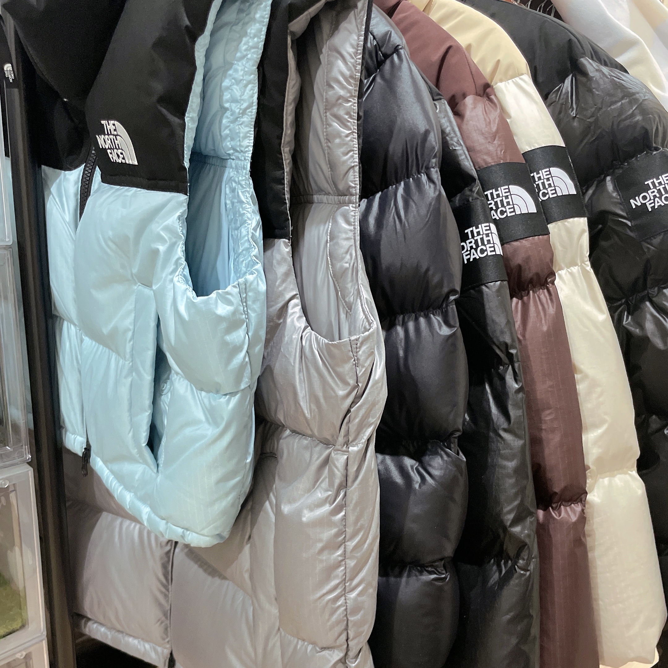(W) The North Face White Label Novelty Nuptse Down Vest Baby Blue, The North Face White Label Novelty Nuptse Down Vest Heather Gray 착용 스타일