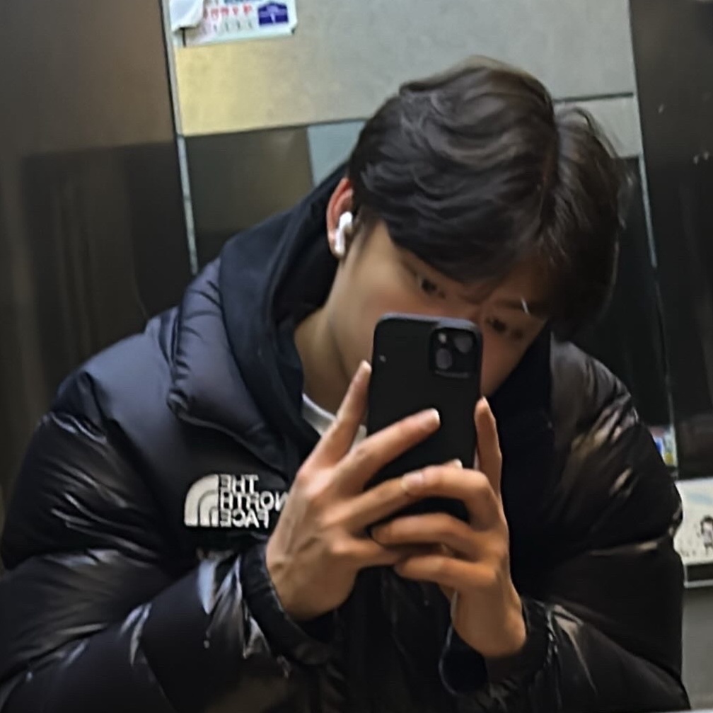 The North Face 1996 Eco Nuptse Jacket Real Black 착용 스타일