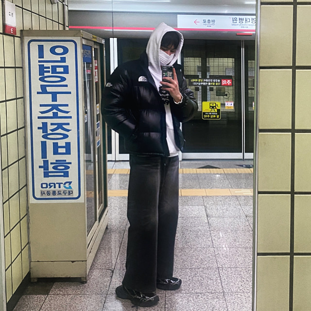 Balenciaga Hand Drawn BB Icon Hoodie Large Fit White, Balenciaga 3XL Sneakers Black White 착용 스타일