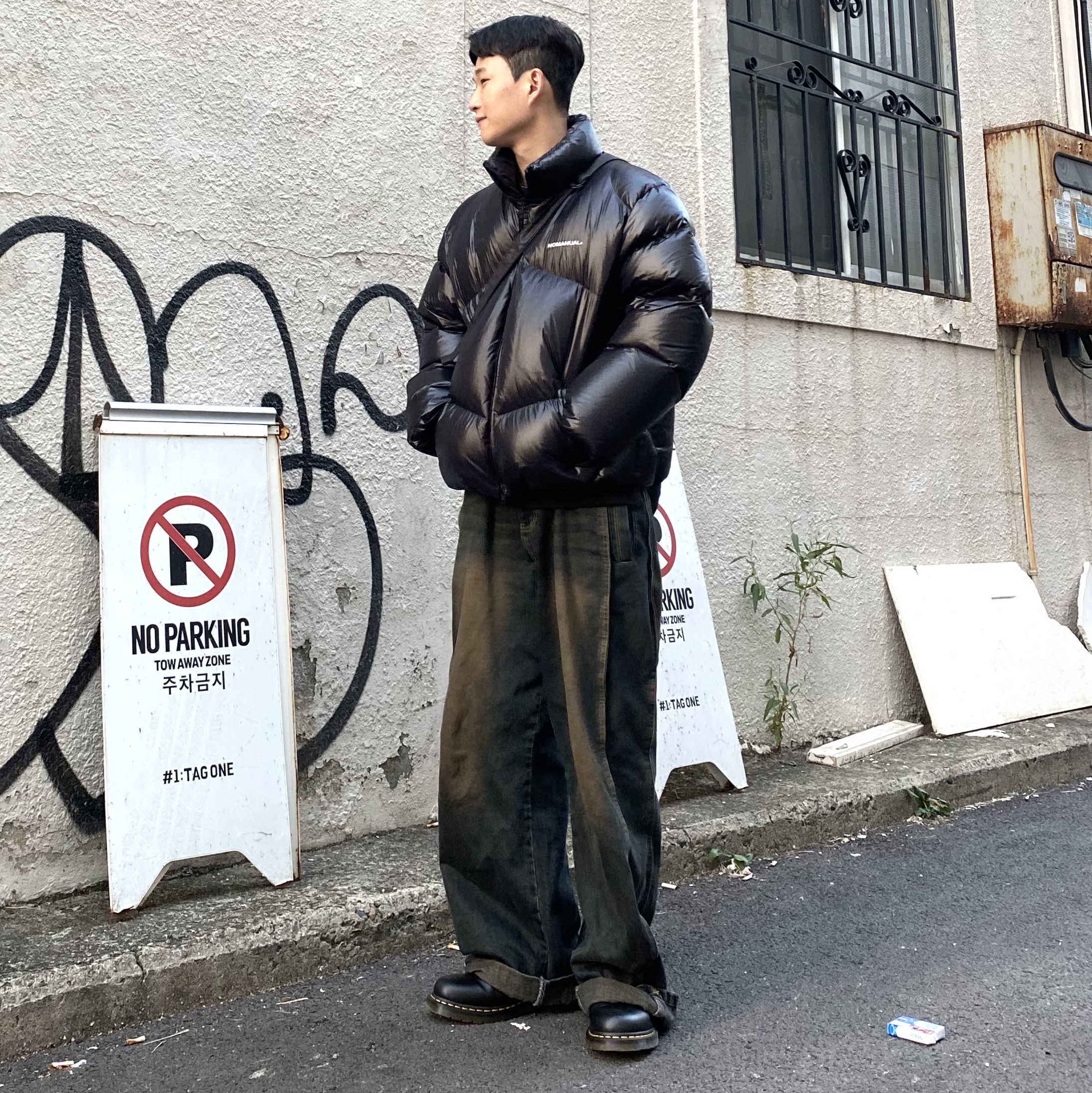 Dr. Martens 1461 Smooth Black 착용 스타일 - 1