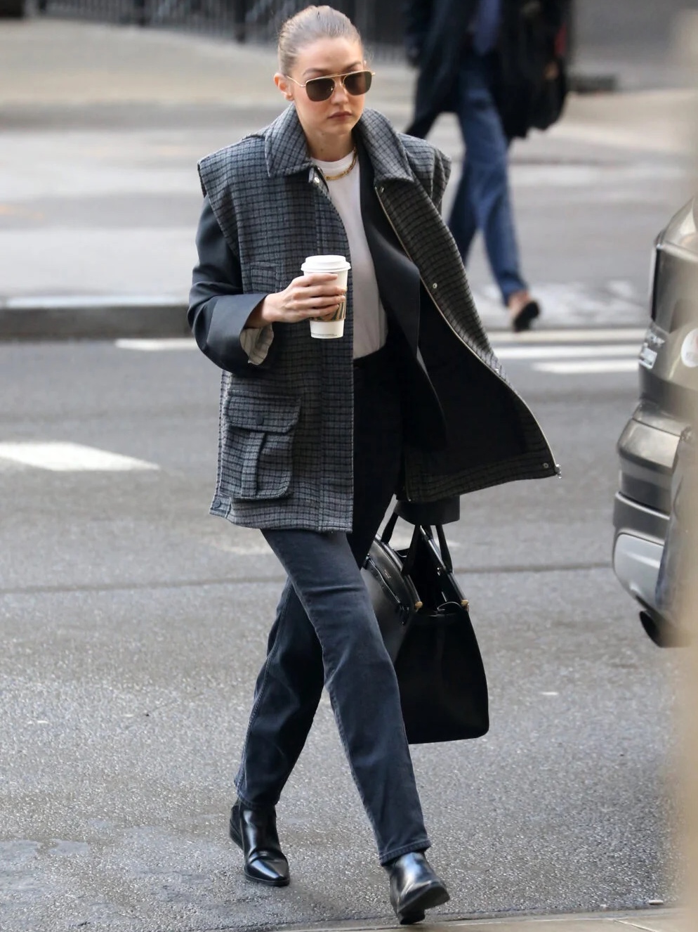 H&M x Mugler Leather Ankle Boots Black, Dr. Martens Jadon Boots Black 착용 스타일 - 2