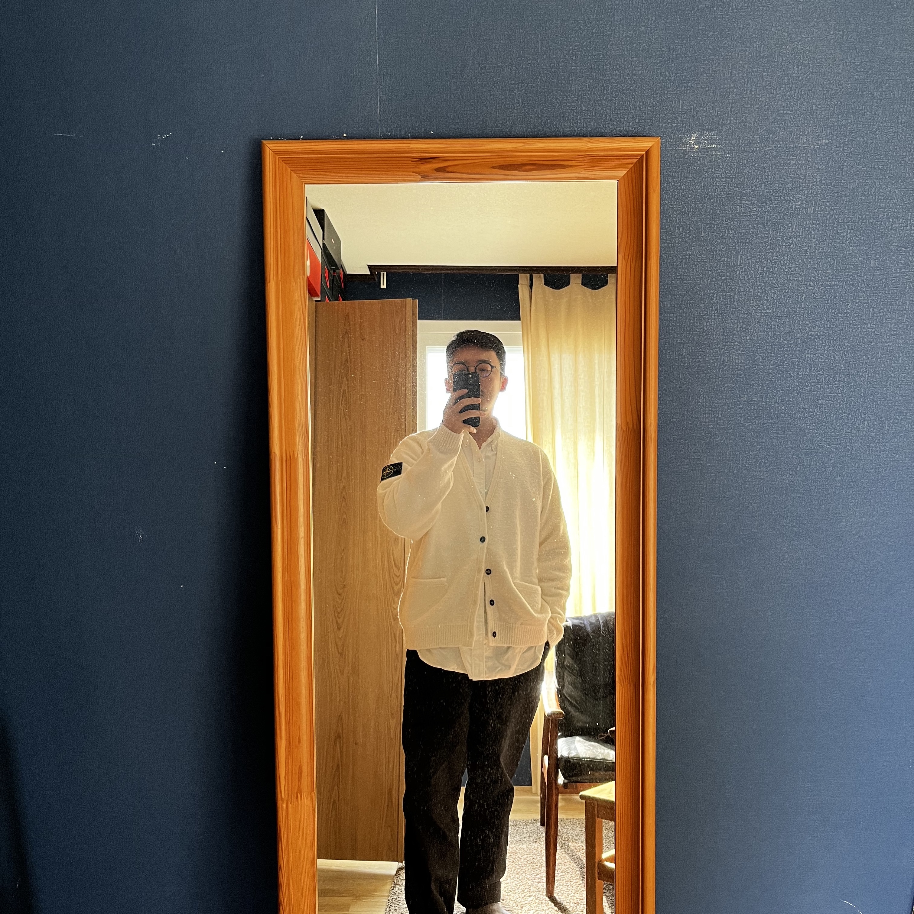 Nanamica Button Down Wind Shirt White, Nanamica Standard Wide Chino Pants Navy 착용 스타일 - 3