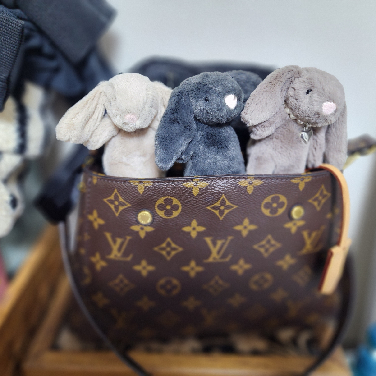 Jellycat Bashful Bunny Bag Charm Beige 착용 스타일 - 3