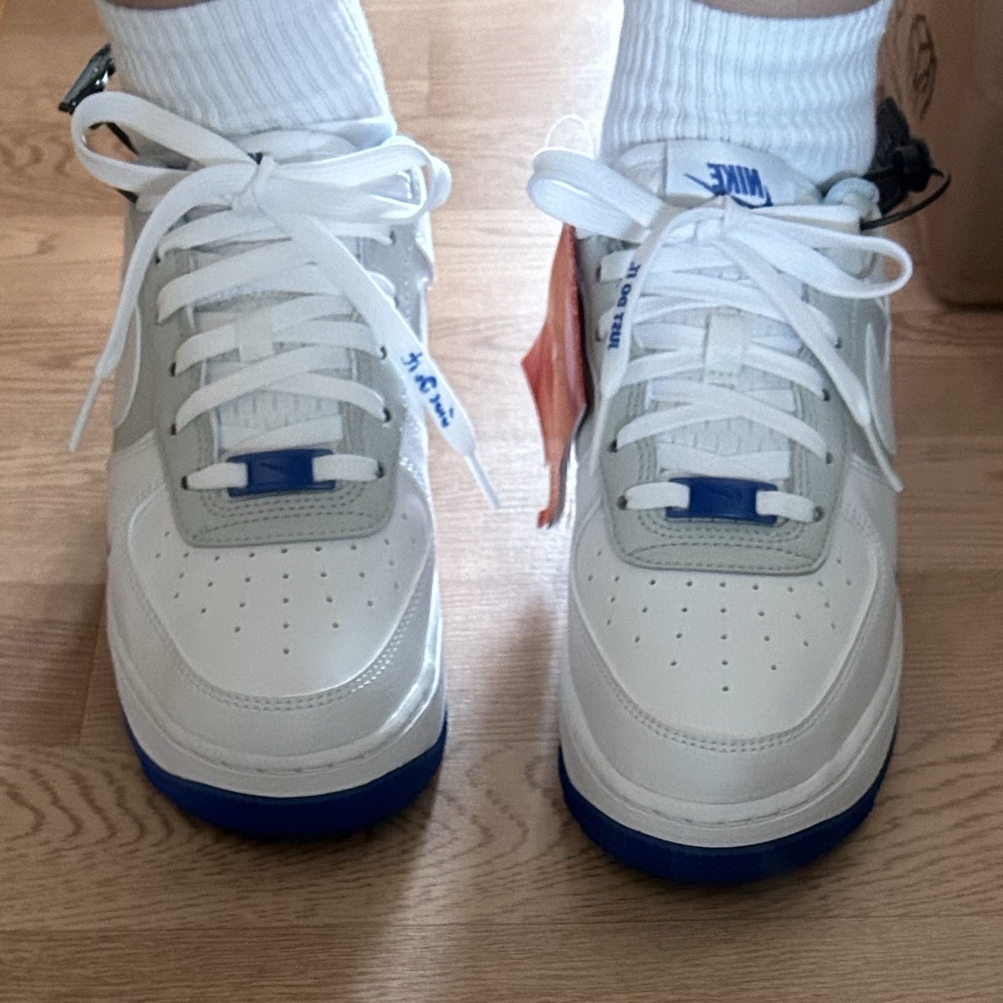 (GS) Nike Air Force 1 LV8 White Photon Dust 착용 스타일