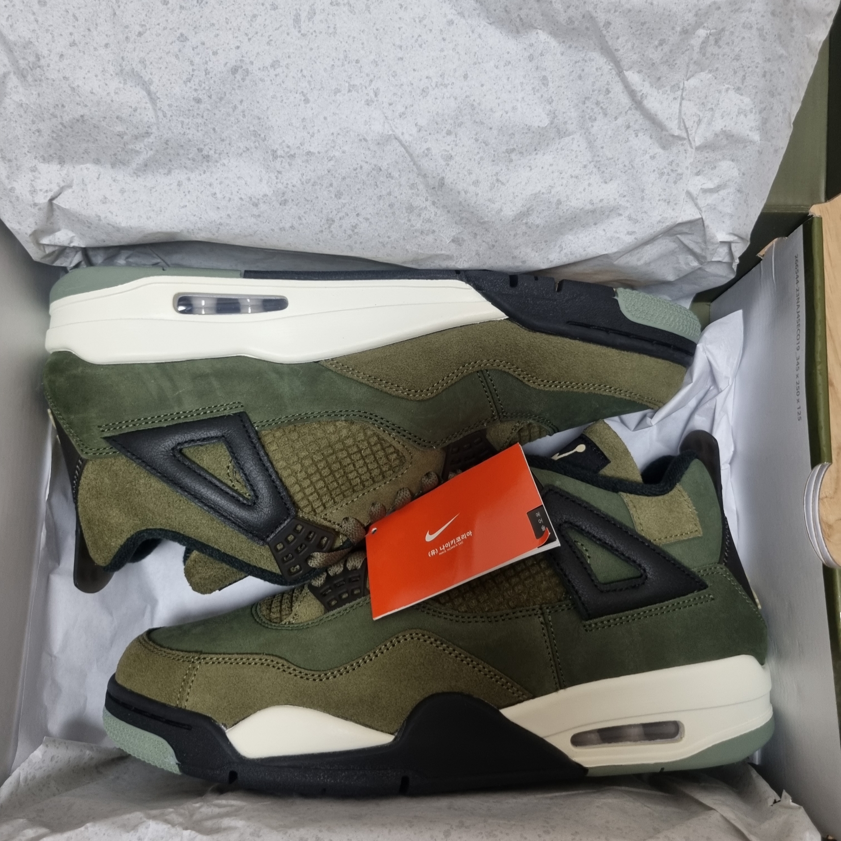 Jordan 4 Retro SE Craft Medium Olive 착용 스타일 - 3