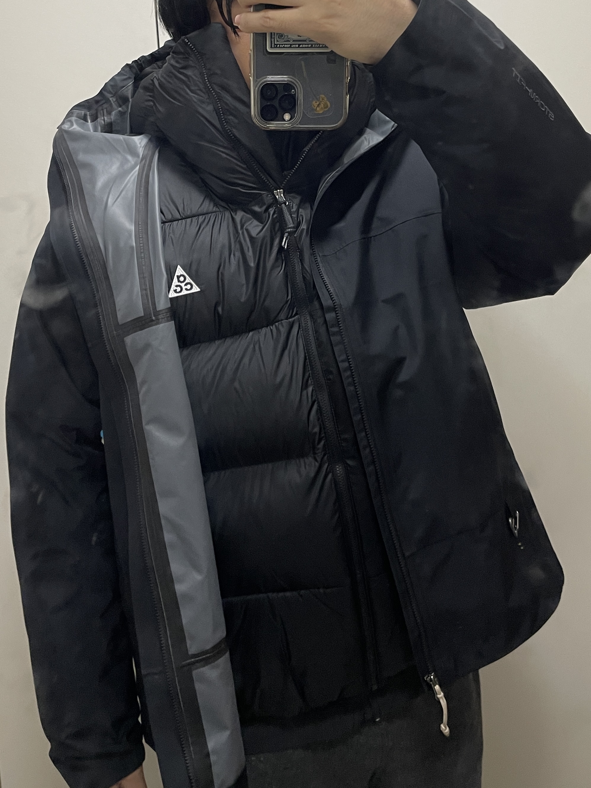 Nike ACG Storm-Fit ADV Cascade Rains Full Zip Jacket Black - Asia, Nike ACG Therma-Fit ADV Lunar Lake Puffer Jacket Black - Asia 착용 스타일 - 2