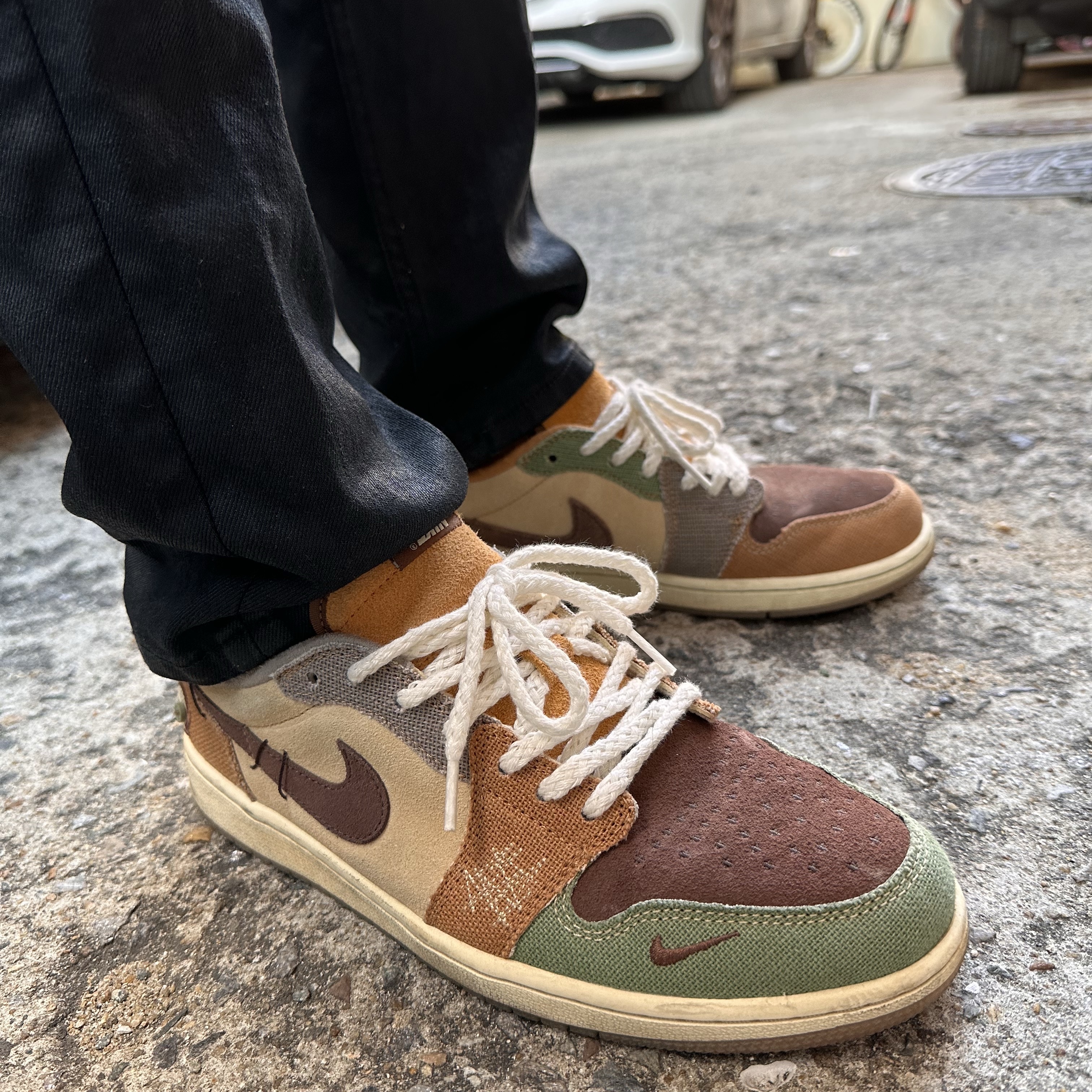 Jordan 1 x Zion Williamson Retro Low OG Flax and Oil Green 착용 스타일 - 2