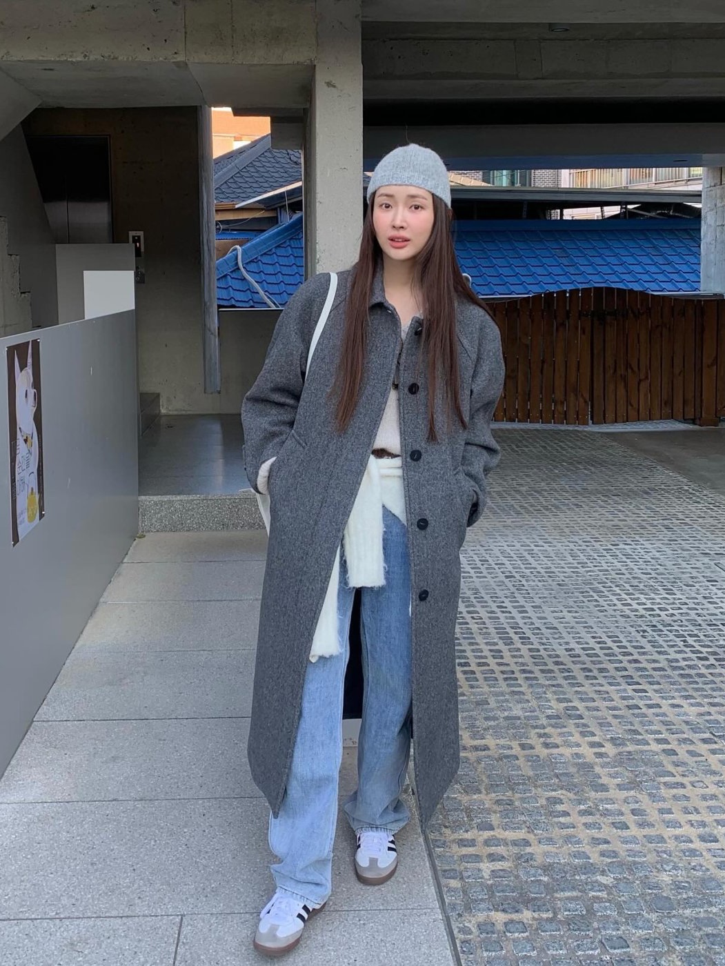 (W) Maison Kitsune Bold Fox Head Patch Regular Cardigan Light Grey Melange, Acne Studios Large Face Logo Beanie Grey Melange 착용 스타일 - 4