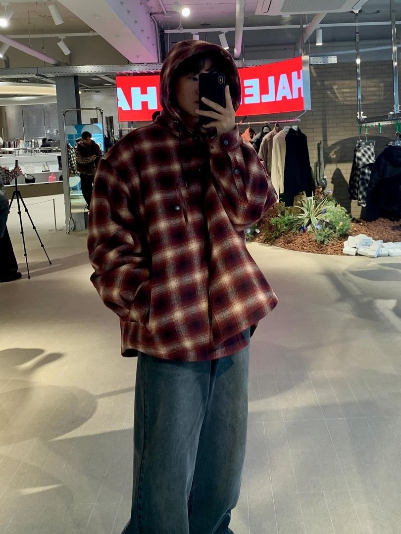 Haleine Detachable Check Hood Padding Burgundy, [KREAM 단독] Haleine Detachable Check Hood Padding Black 착용 스타일
