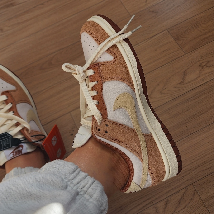 Nike Dunk Low Pro Premium Medium Curry 착용 스타일 - 2