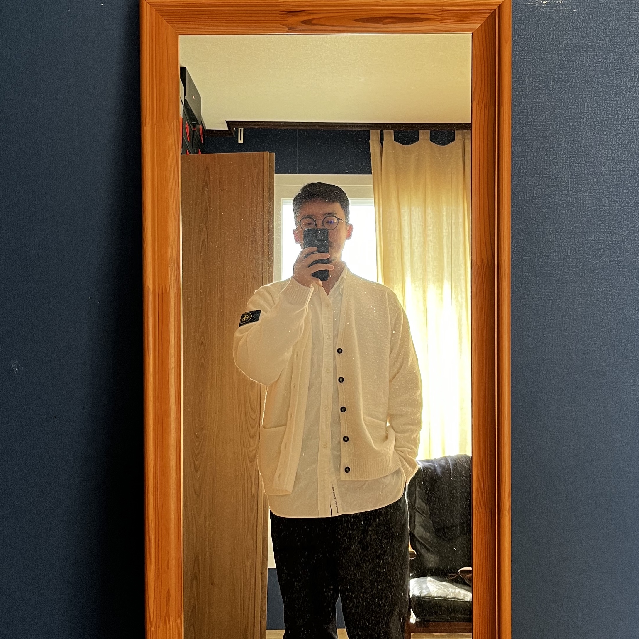 Nanamica Button Down Wind Shirt White, Nanamica Standard Wide Chino Pants Navy 착용 스타일 - 1