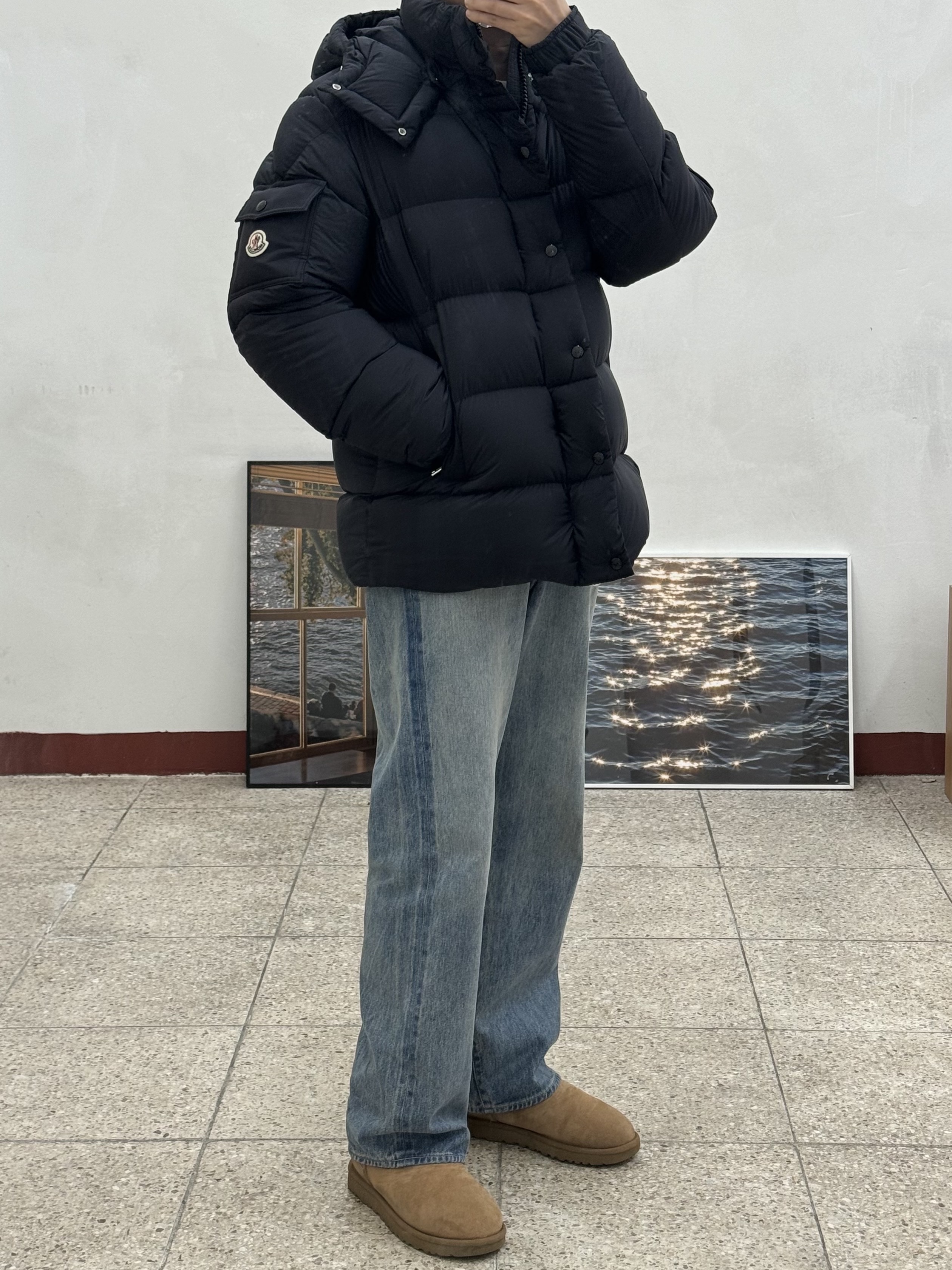 Moncler Vezere Short Down Jacket Black - 23FW, Auralee Selvedge Faded Light Denim Pants Light Indigo - 23AW 착용 스타일 - 2