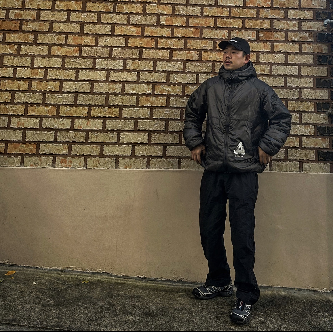 Supreme Washed Chino Twill Camp Cap Black, Palace Pertex Quilted Jacket Black - 23FW 착용 스타일