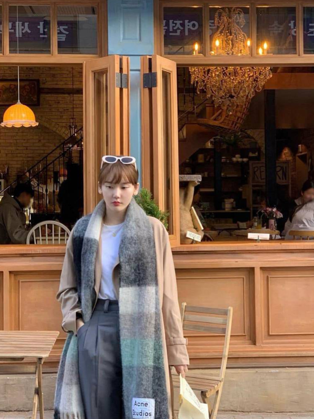 Acne Studios Mohair Checked Muffler Anthracite Grey Yellow Purple, Acne Studios Mohair Check Muffler Grey Green Black 착용 스타일 - 3