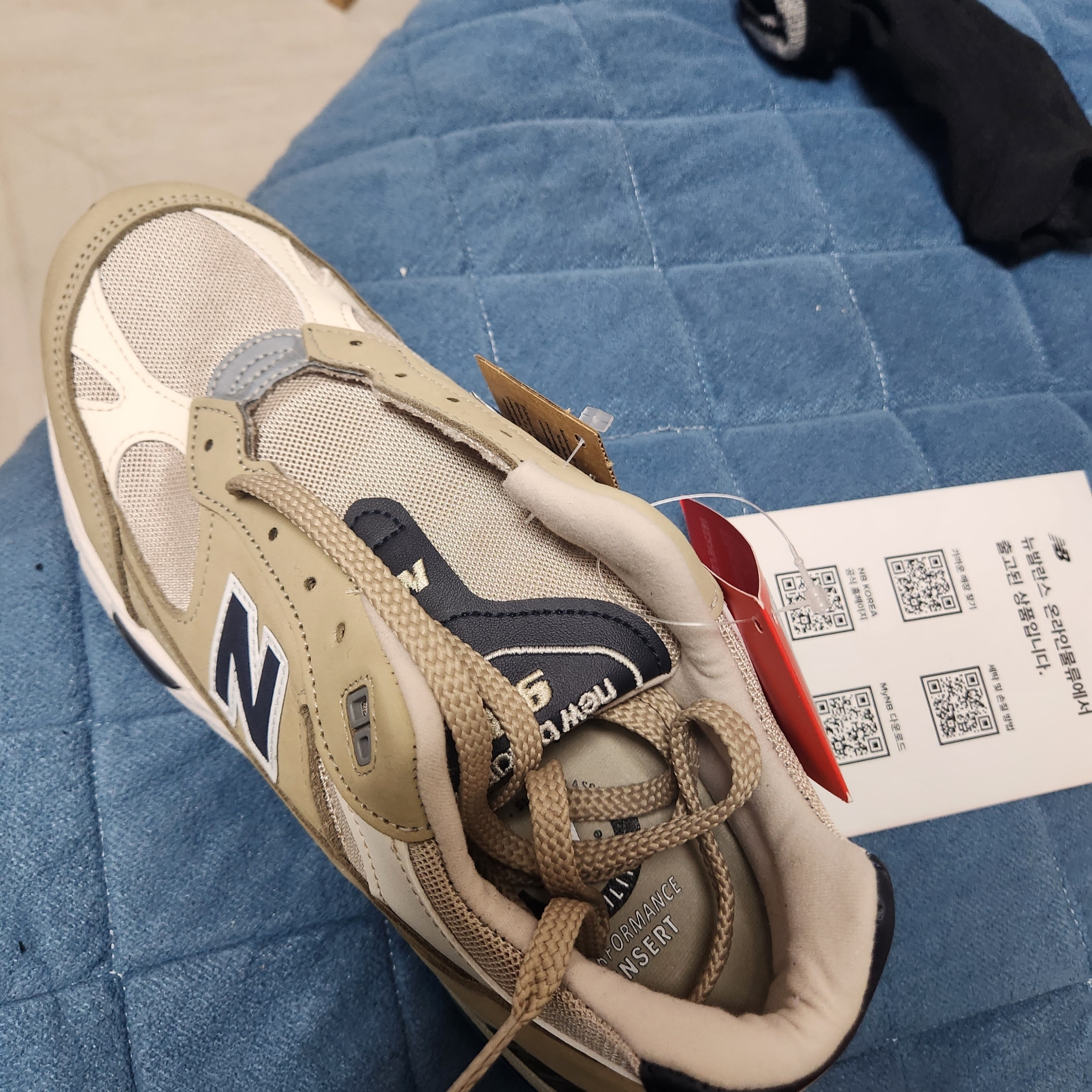 New Balance 991 Made in UK Brown Rice 착용 스타일 - 2
