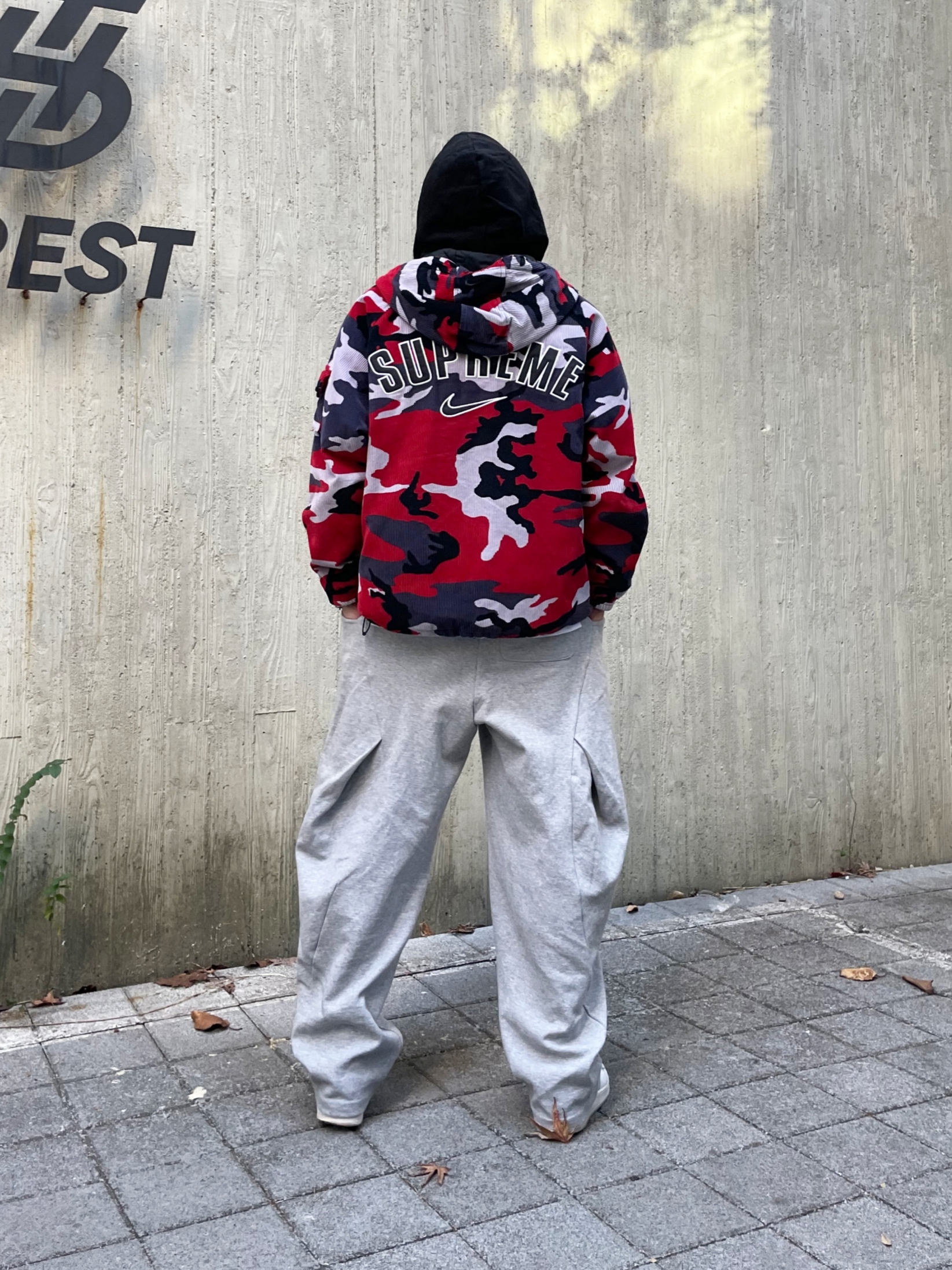 Supreme x Nike Arc Corduroy Hooded Jacket Red Camo - 22SS, Supreme New Era Box Logo Balaclava Black - 22FW 착용 스타일 - 1
