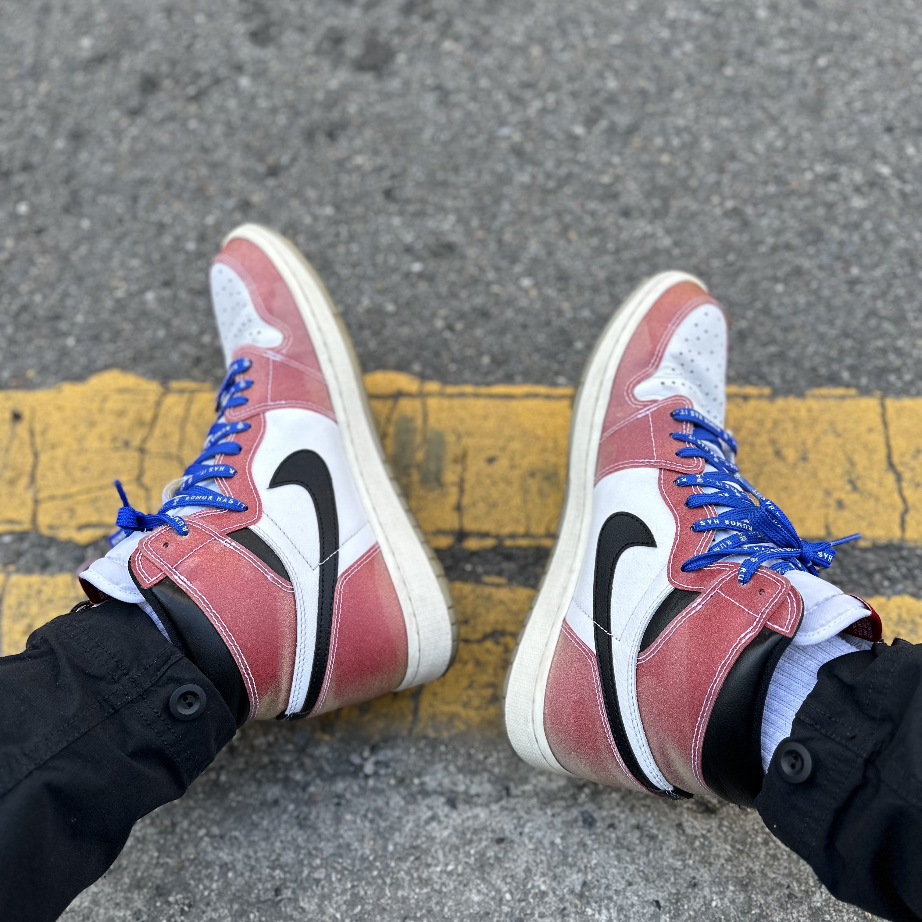 Jordan 1 x Trophy Room Retro High OG SP Chicago (Friends & Family) 착용 스타일 - 2
