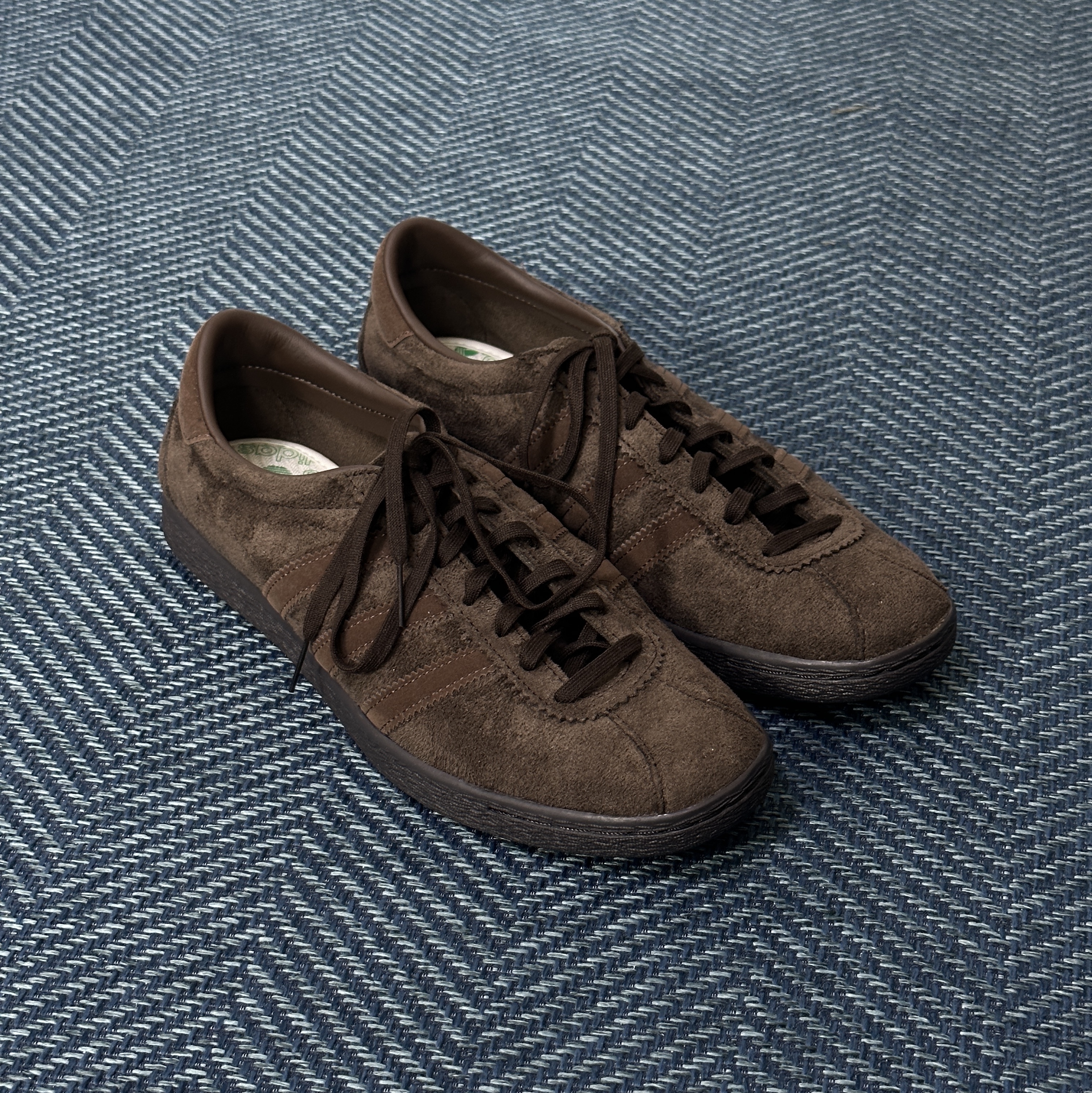 Adidas Tobacco Gruen Dark Brown 착용 스타일 - 1