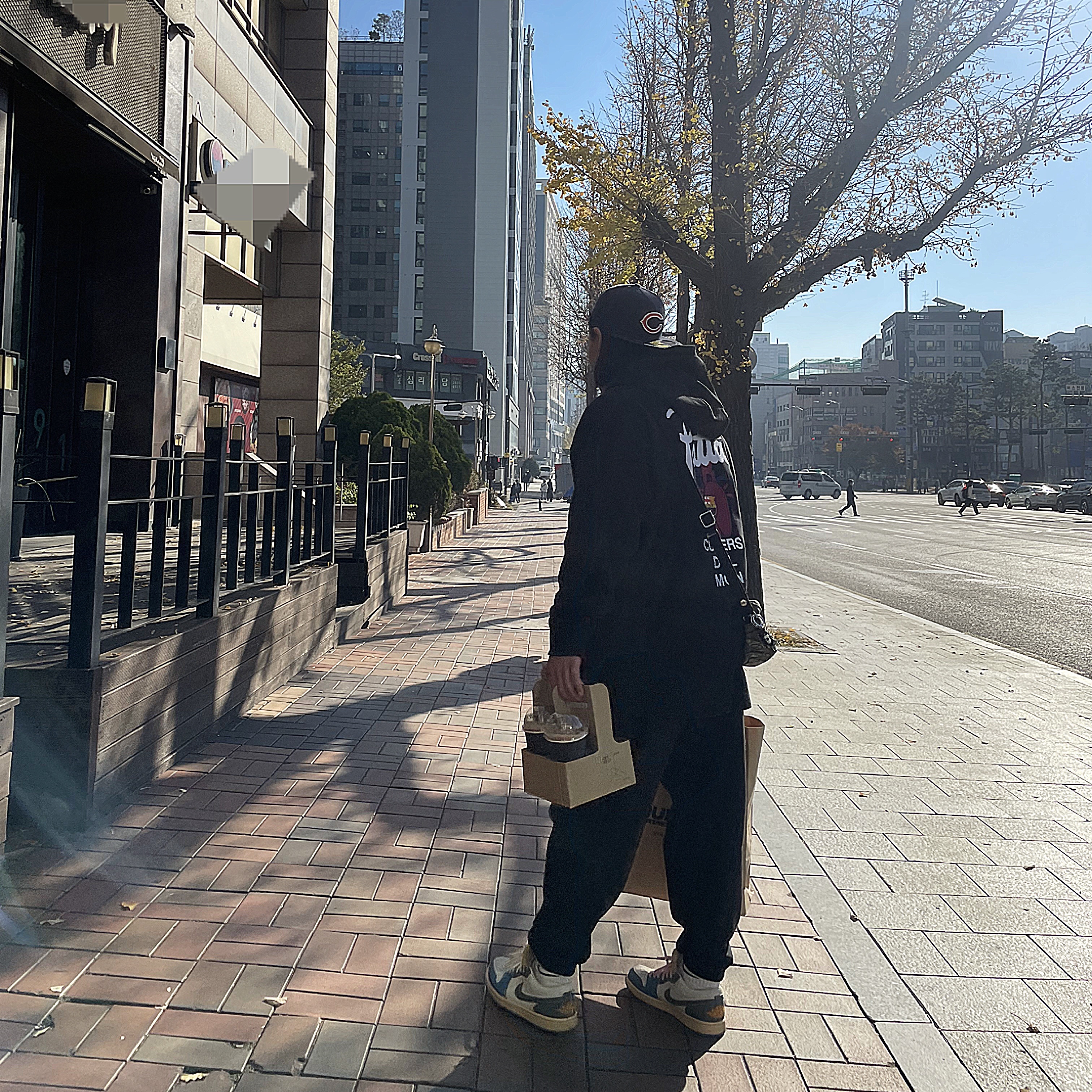Jordan 1 Low SE Tokyo 96, Nike x Stussy Washed Fleece Pants Black (FN5235-010) 착용 스타일