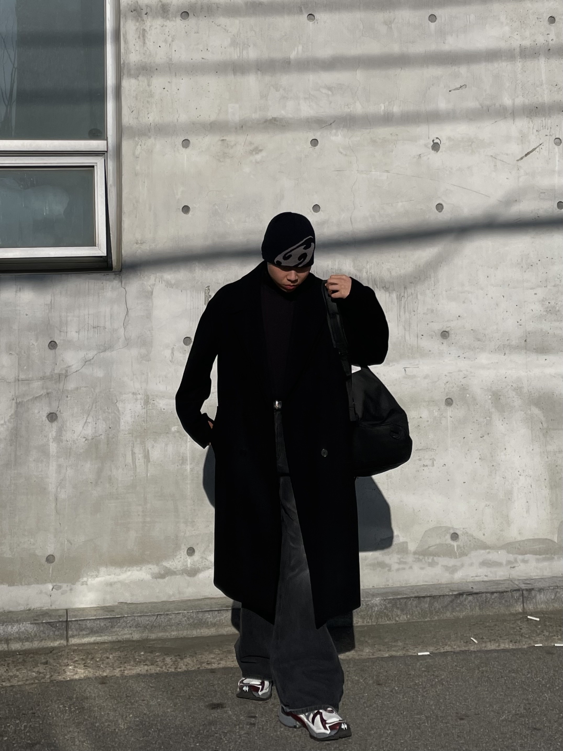 Balenciaga Runner Sneakers Grey Burgundy, Sansan Gear Logo Beanie Black - 22FW 착용 스타일 - 3