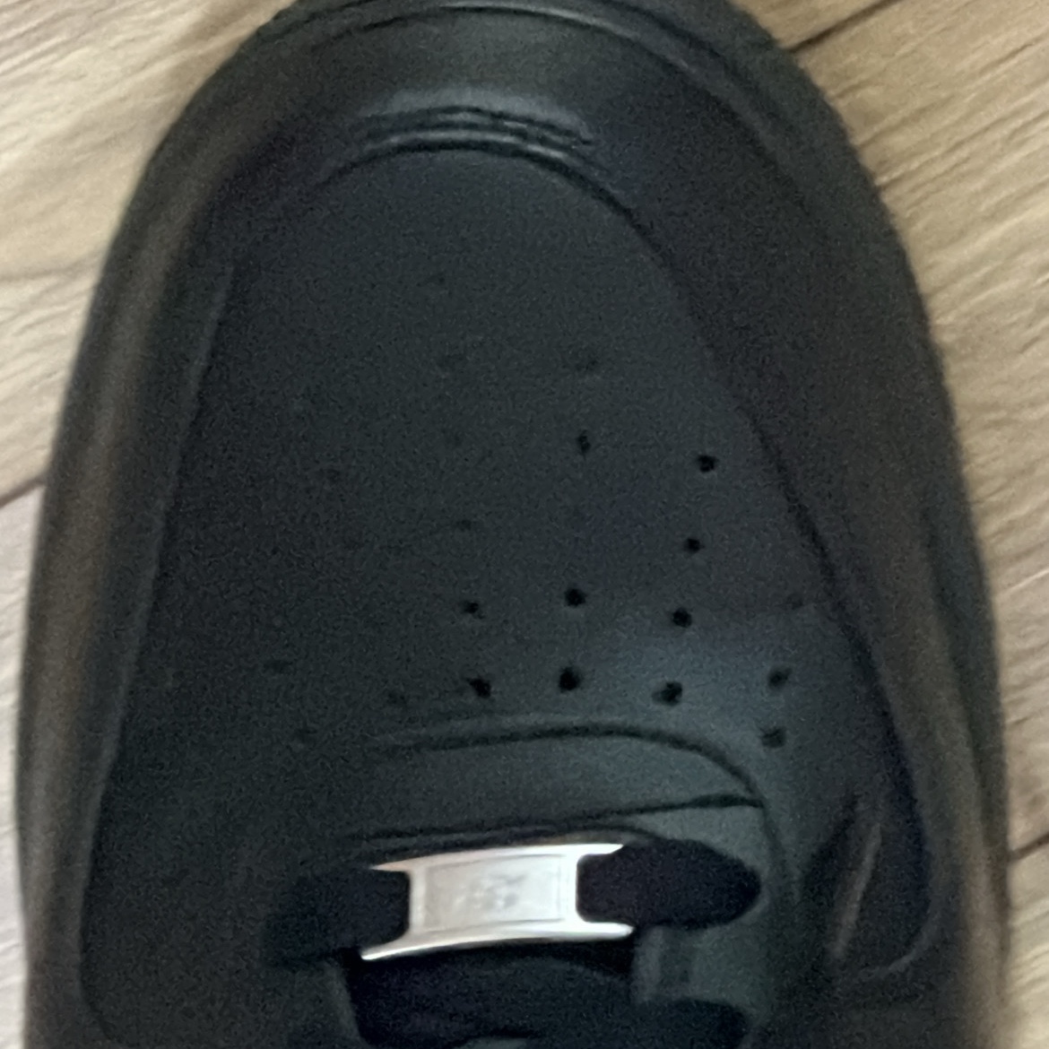 Nike Air Force 1 '07 Low Triple Black 착용 스타일 - 2