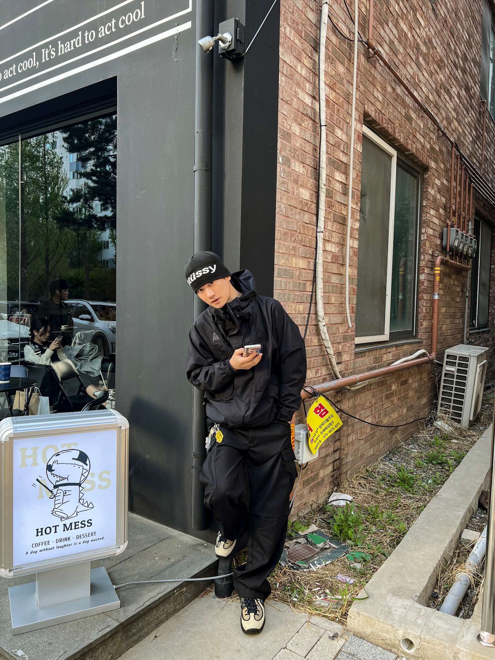 Stussy Helvetica Jacquard Beanie Black, Nike ACG Gore-Tex Jacket Black Anthracite 착용 스타일