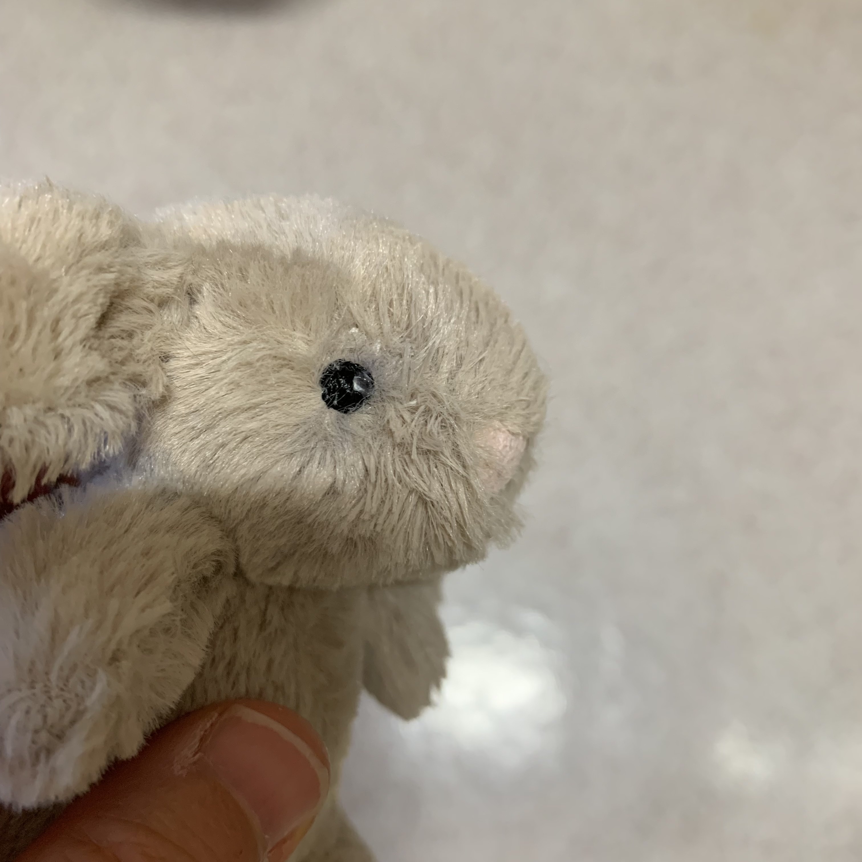 Jellycat Bashful Bunny Bag Charm Beige 착용 스타일
