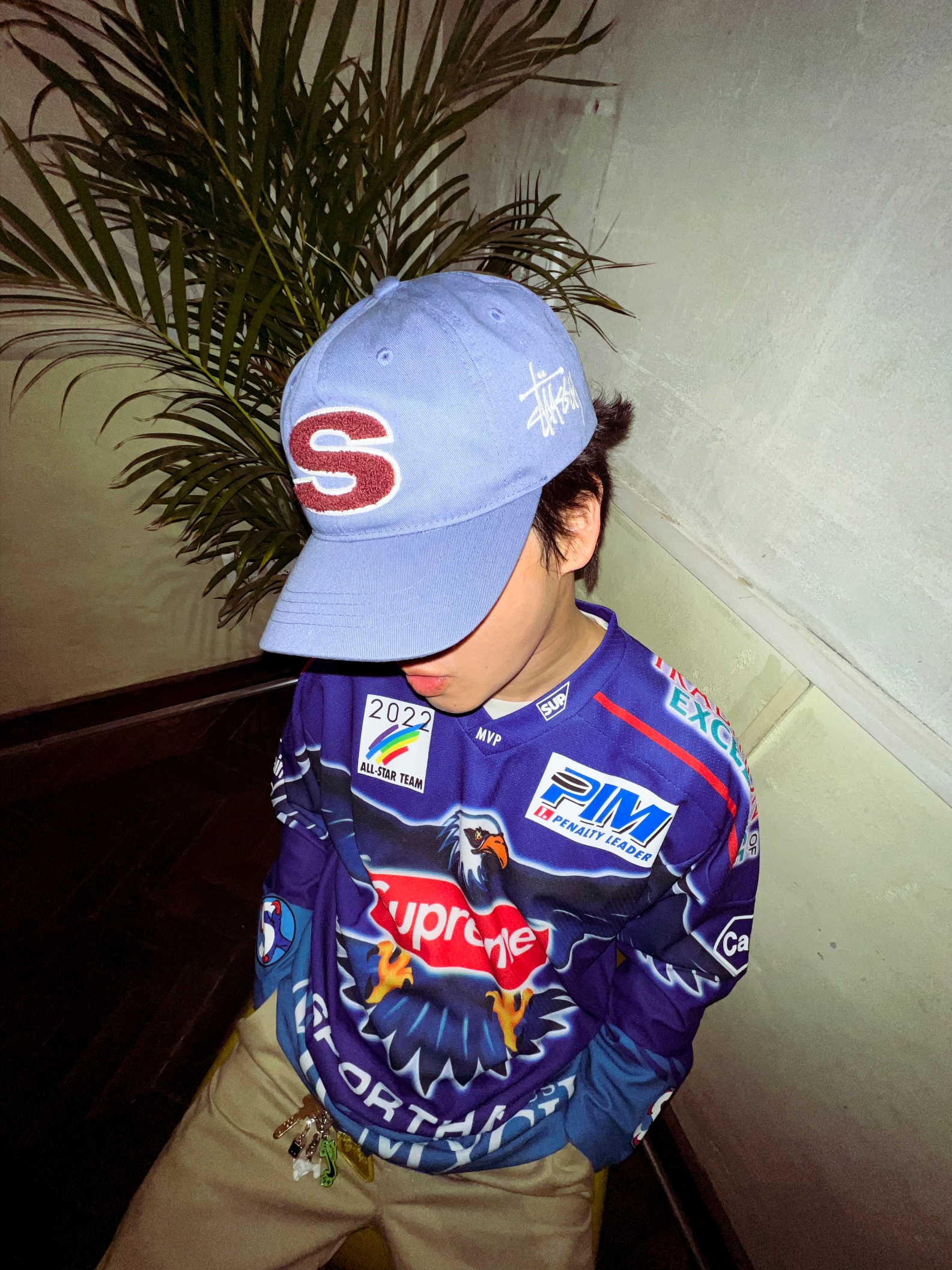 Supreme Eagle Hockey Jersey Royal - 22SS, Stussy Chenille S Low Pro Cap Blue 착용 스타일