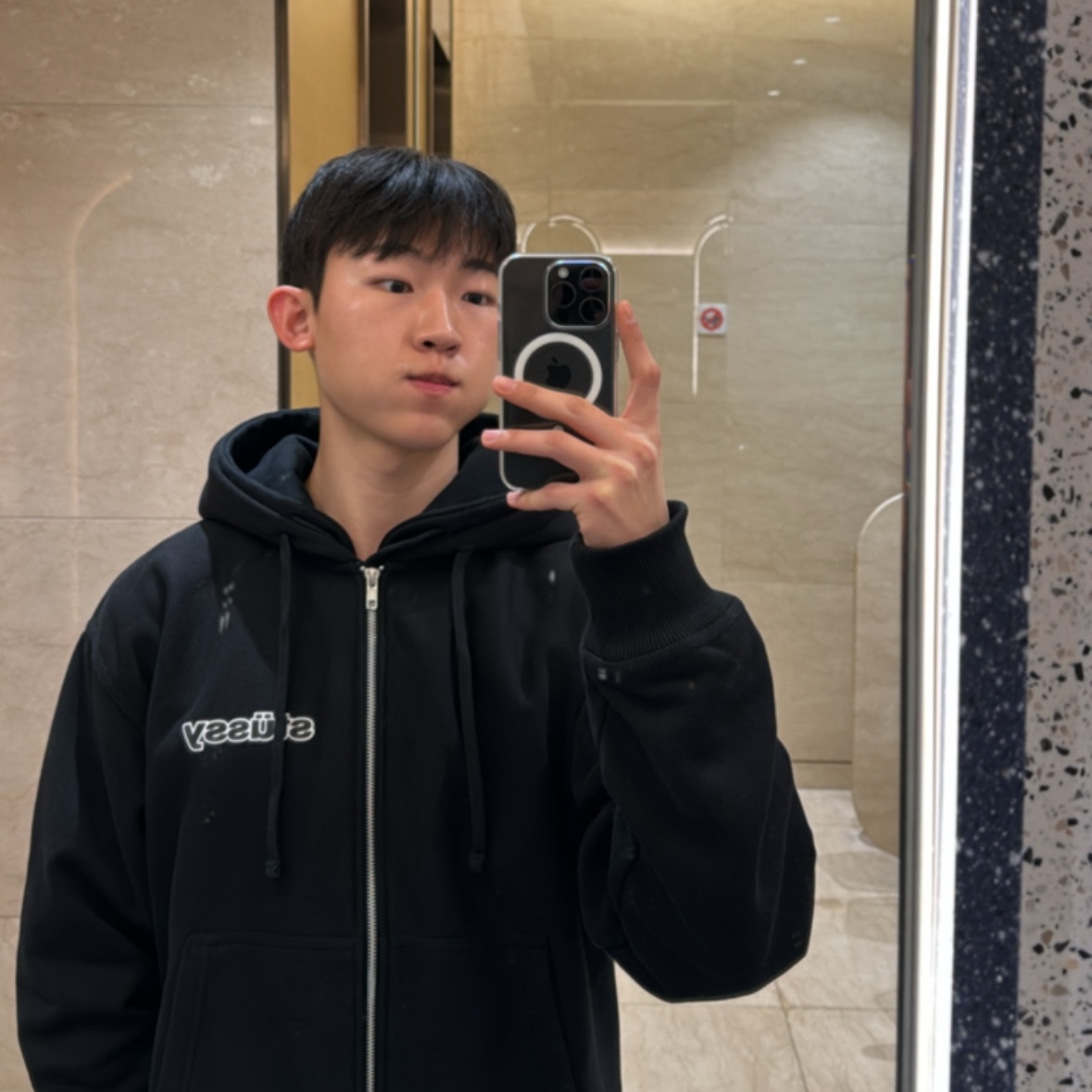 Stussy SS Link Zip Hoodie Black 착용 스타일