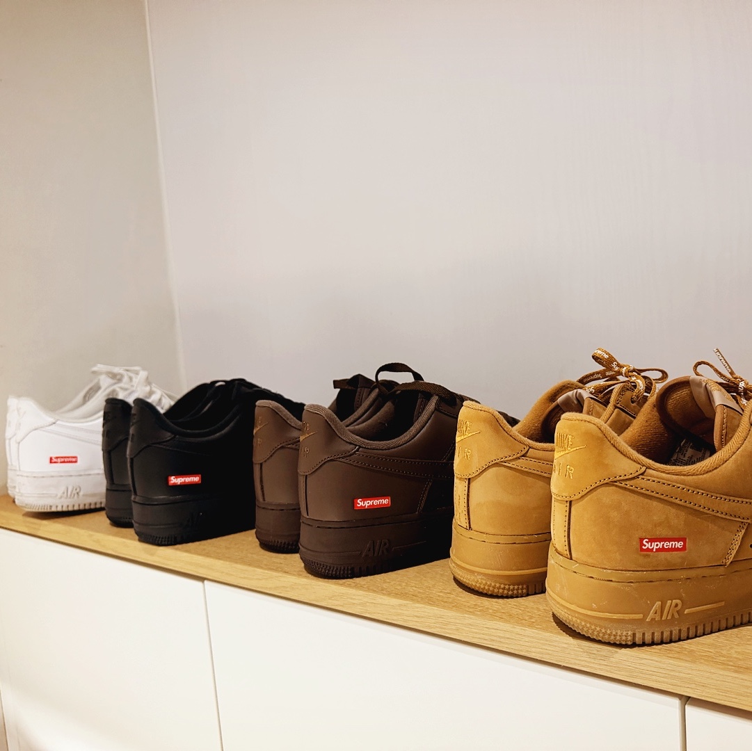 Nike x Supreme Air Force 1 Low White, Nike x Supreme Air Force 1 Low Black 착용 스타일