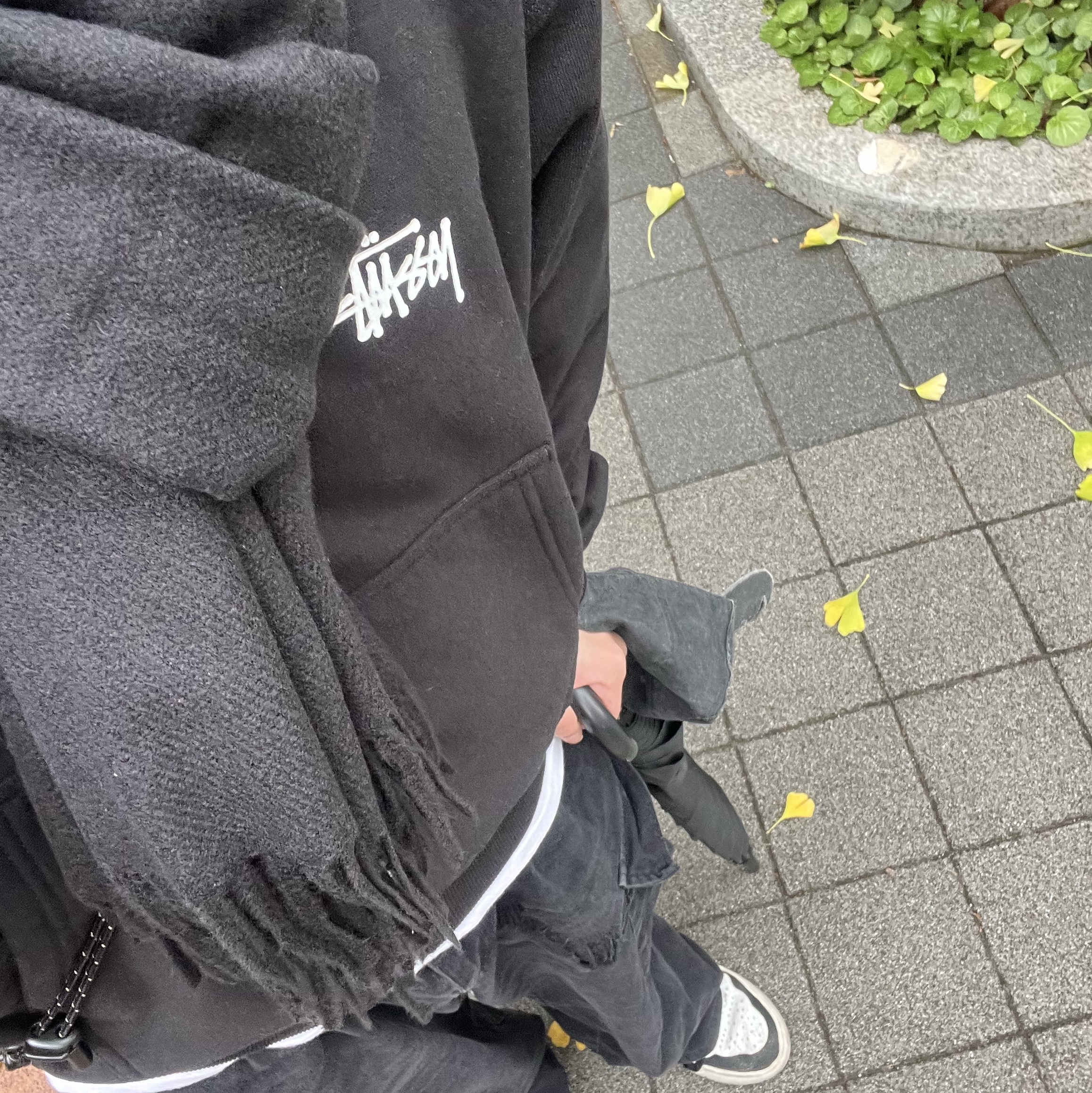 Stussy Basic Stussy Zip Hoodie Black 2023, Jordan 1 Retro High OG Bleached Coral 착용 스타일