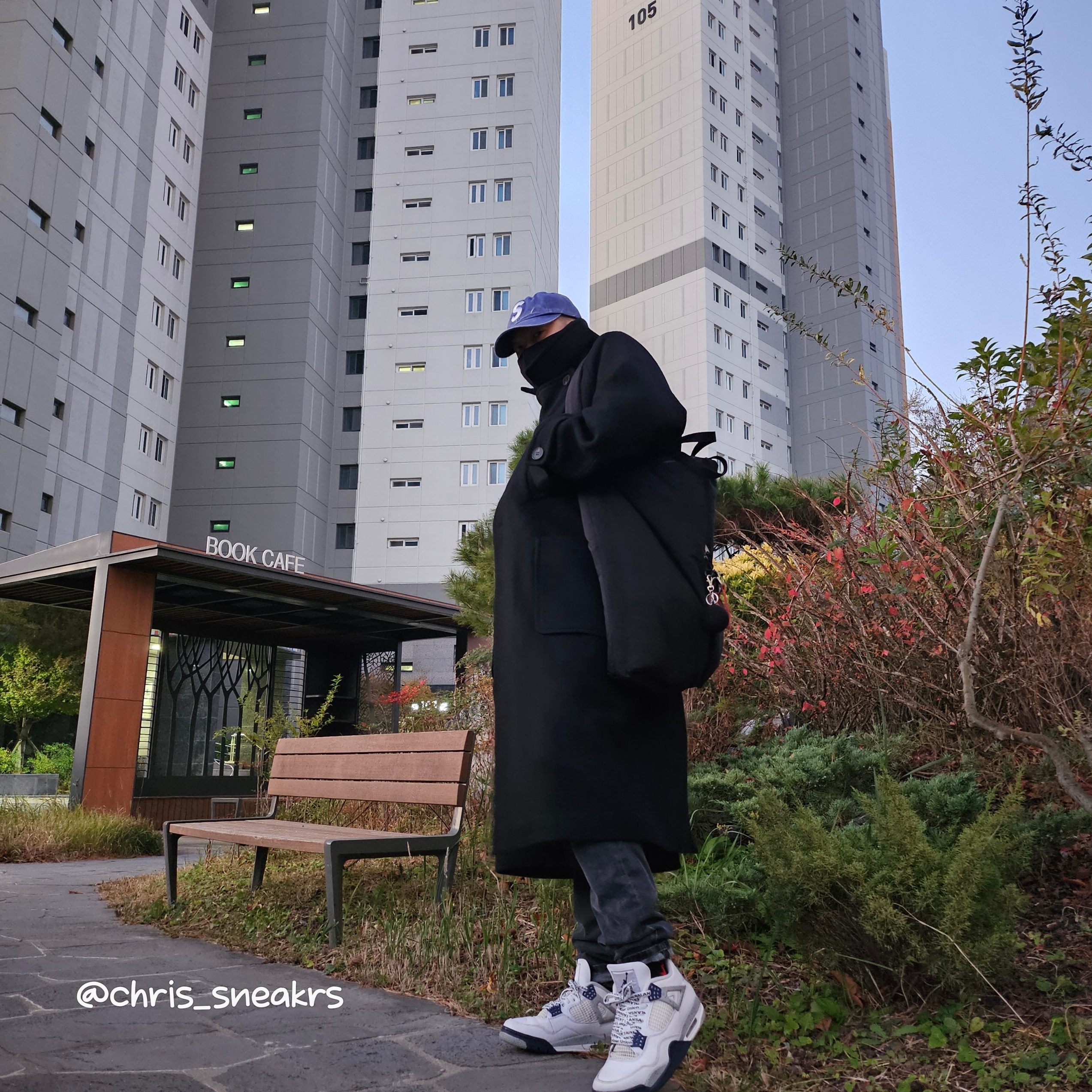 Supreme Pigment Canvas S Logo 6-Panel Navy - 23SS, Yeezy Gap Engineered By Balenciaga Dove Long Sleeve T-Shirt Black 착용 스타일 - 3
