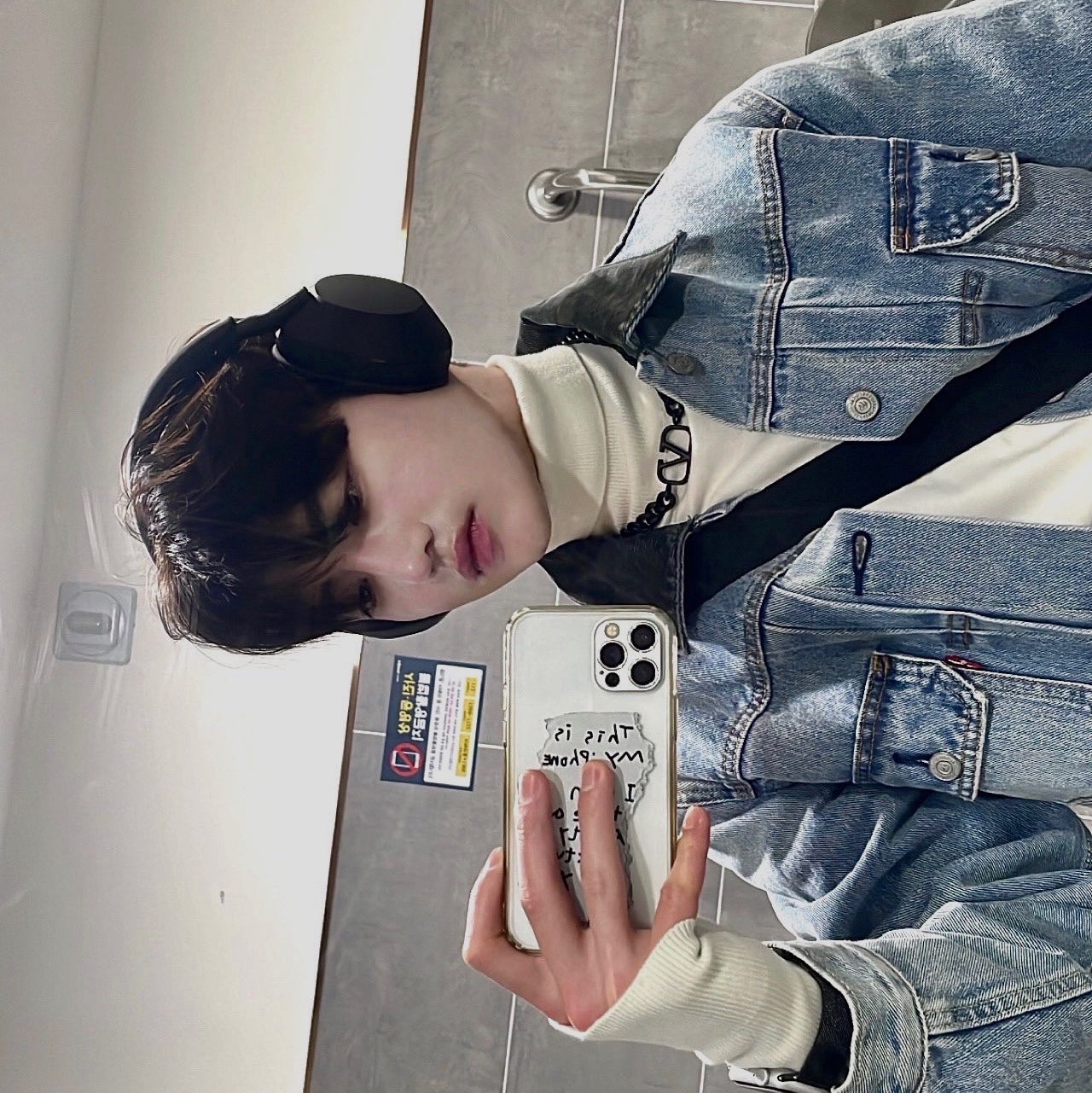 Stussy x Levi's Embossed Trucker Jacket Indigo, New Balance x Recto 574 Ash Cream Legacy 착용 스타일 - 4