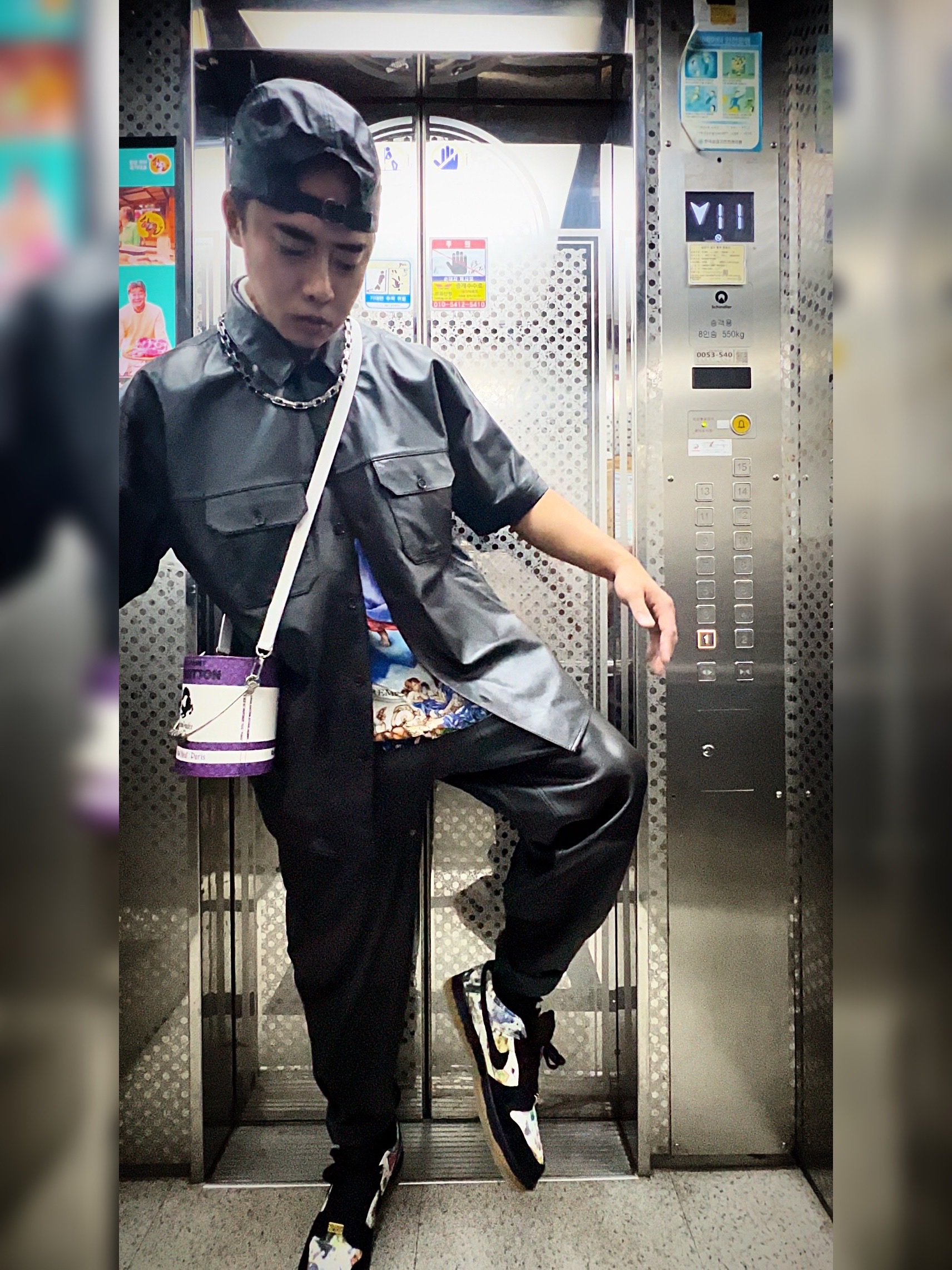 Supreme Leather Camp Cap Black - 21SS, Supreme Leather S/S Work Shirt Black - 23FW 착용 스타일 - 3