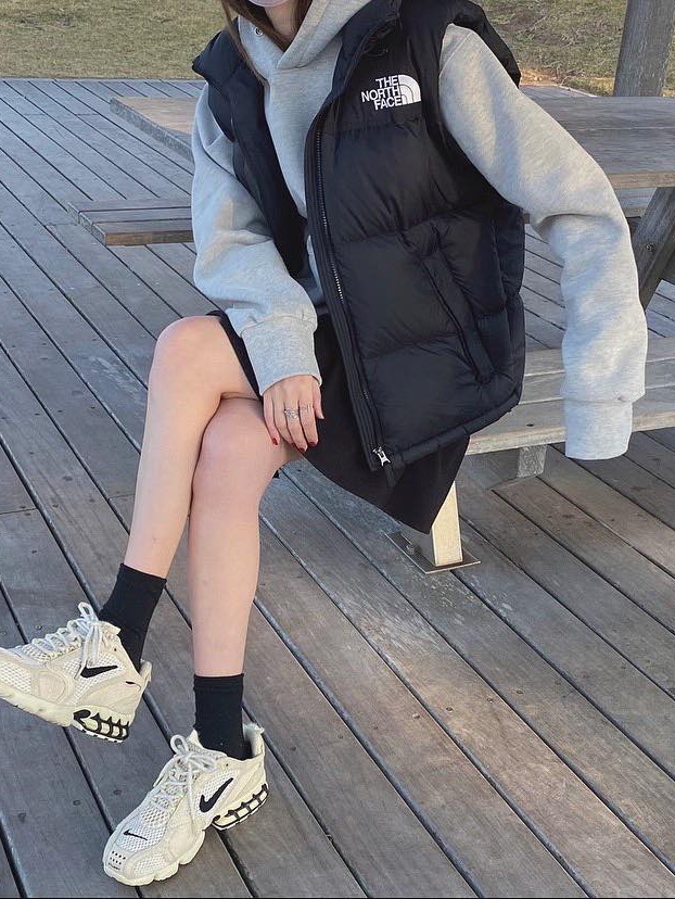The North Face 1996 Retro Nuptse Vest Black, The North Face New Puffy Vest Black 착용 스타일 - 3