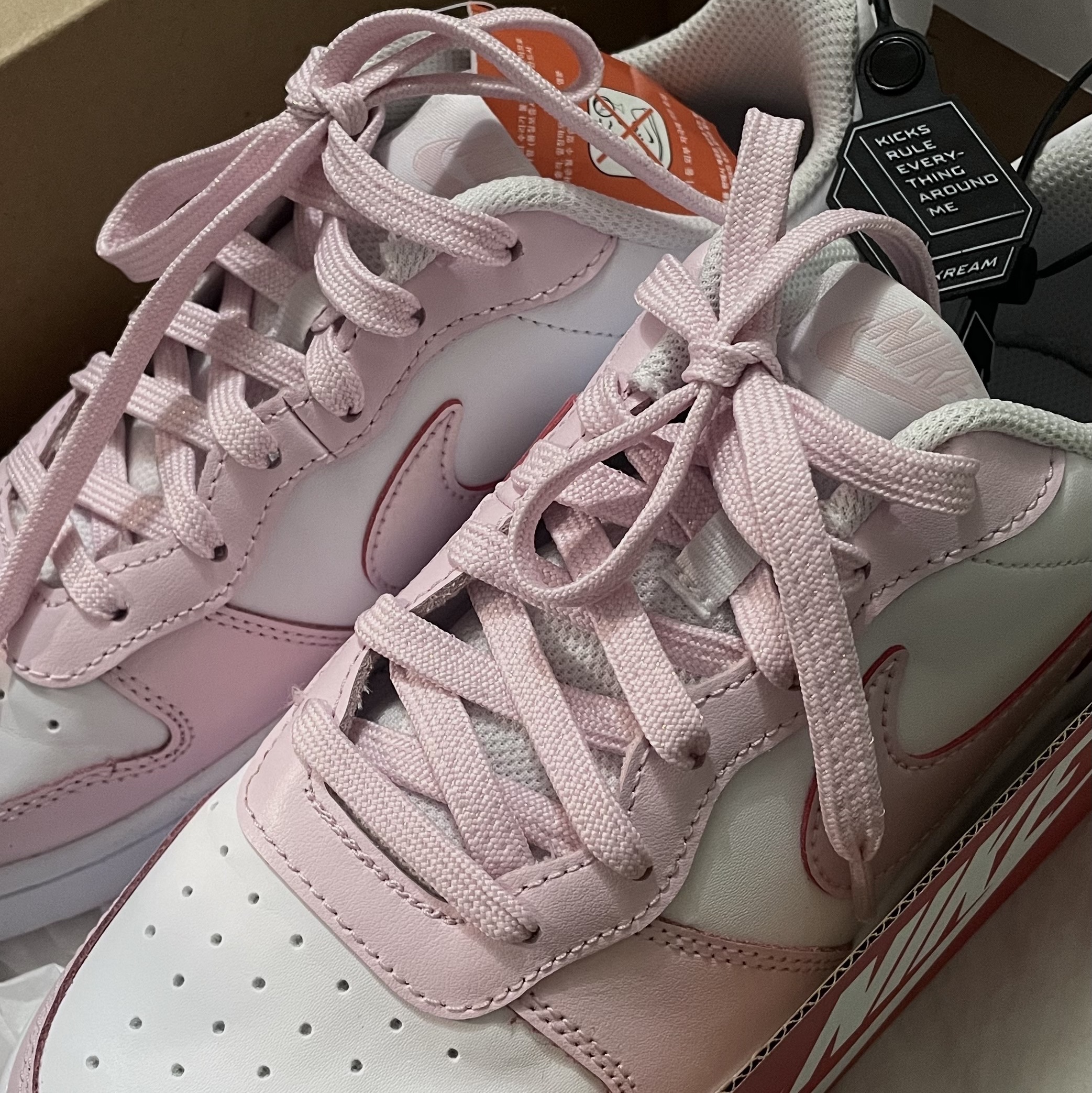 (GS) Nike Court Borough 2 SE White Pink Foam 착용 스타일