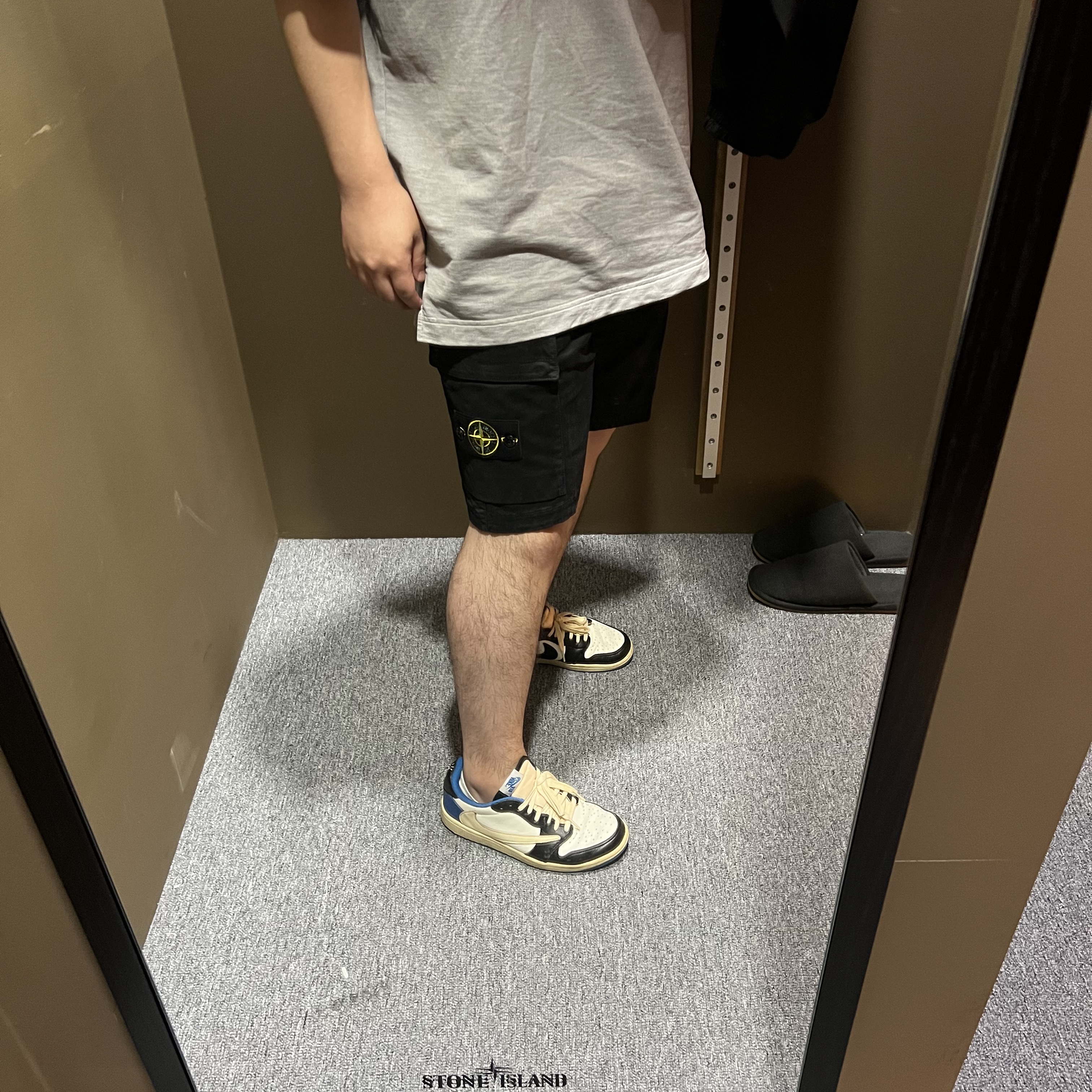Jordan 1 x Travis Scott x Fragment Retro Low OG SP Military Blue 착용 스타일