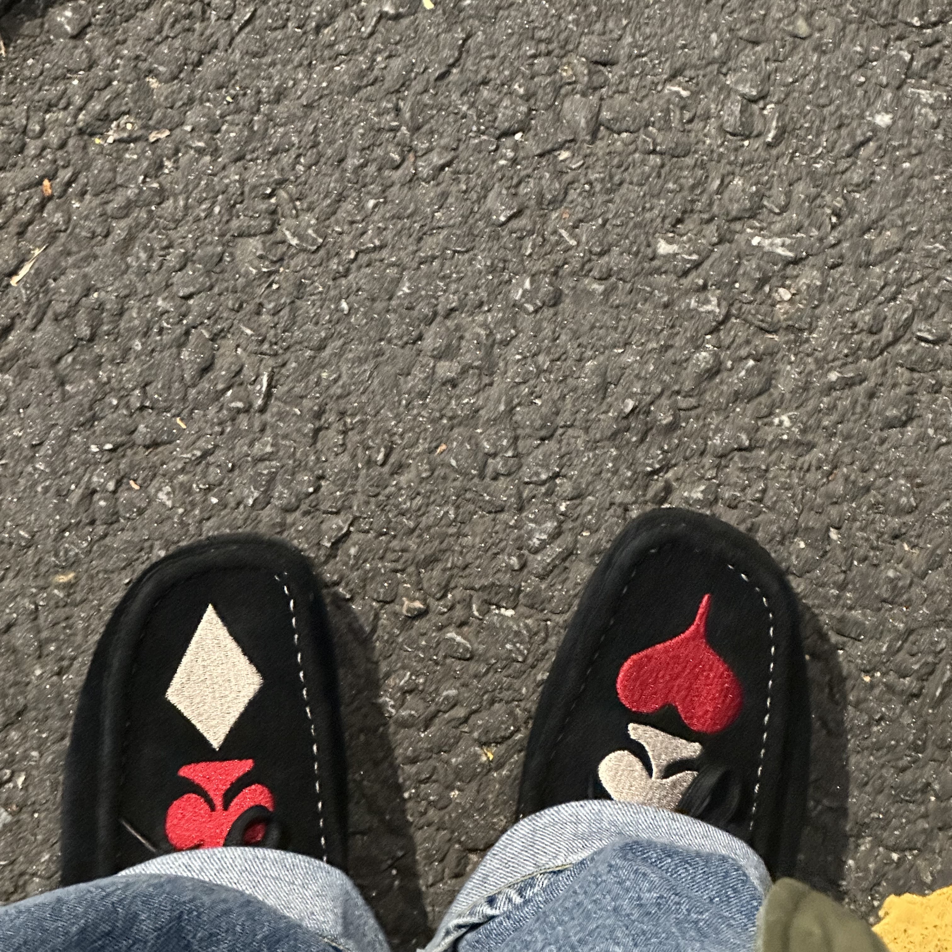Clarks x Stussy Wallabee Black Suede 착용 스타일