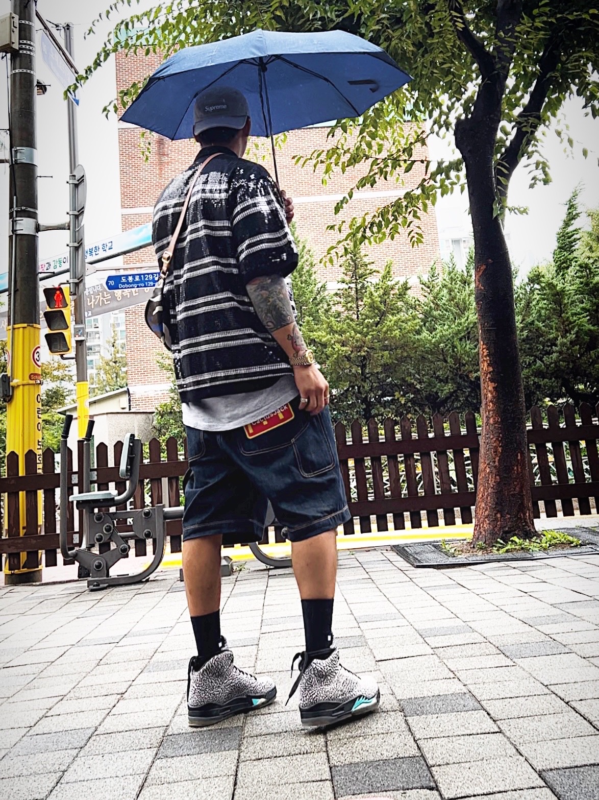 Supreme Washed Chino Twill Camp Cap Grey - 22SS, Supreme Don’t Fuck Around T-Shirt Heather Grey - 22FW 착용 스타일 - 2