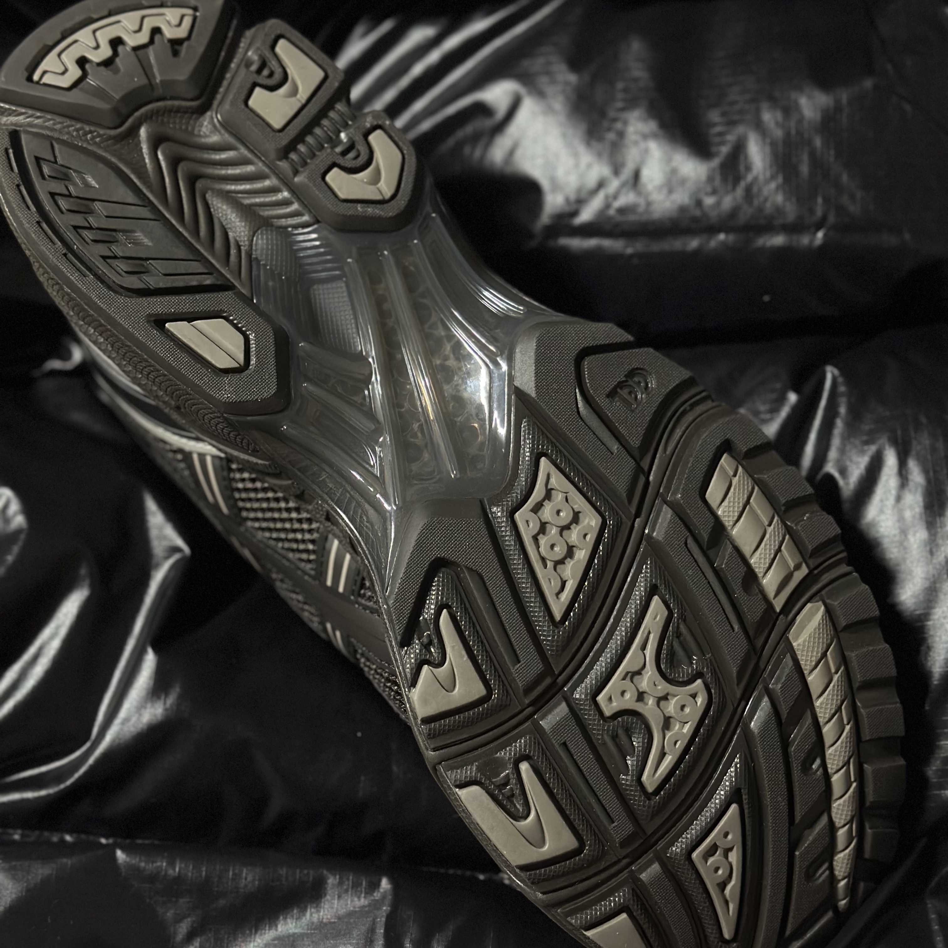 Asics x Atmos x Undermycar Gel-Kayano 14 Pepper Black, Undermycar Dival Real Divided Damage Washed Pants Inkwell - 23FW 착용 스타일 - 6
