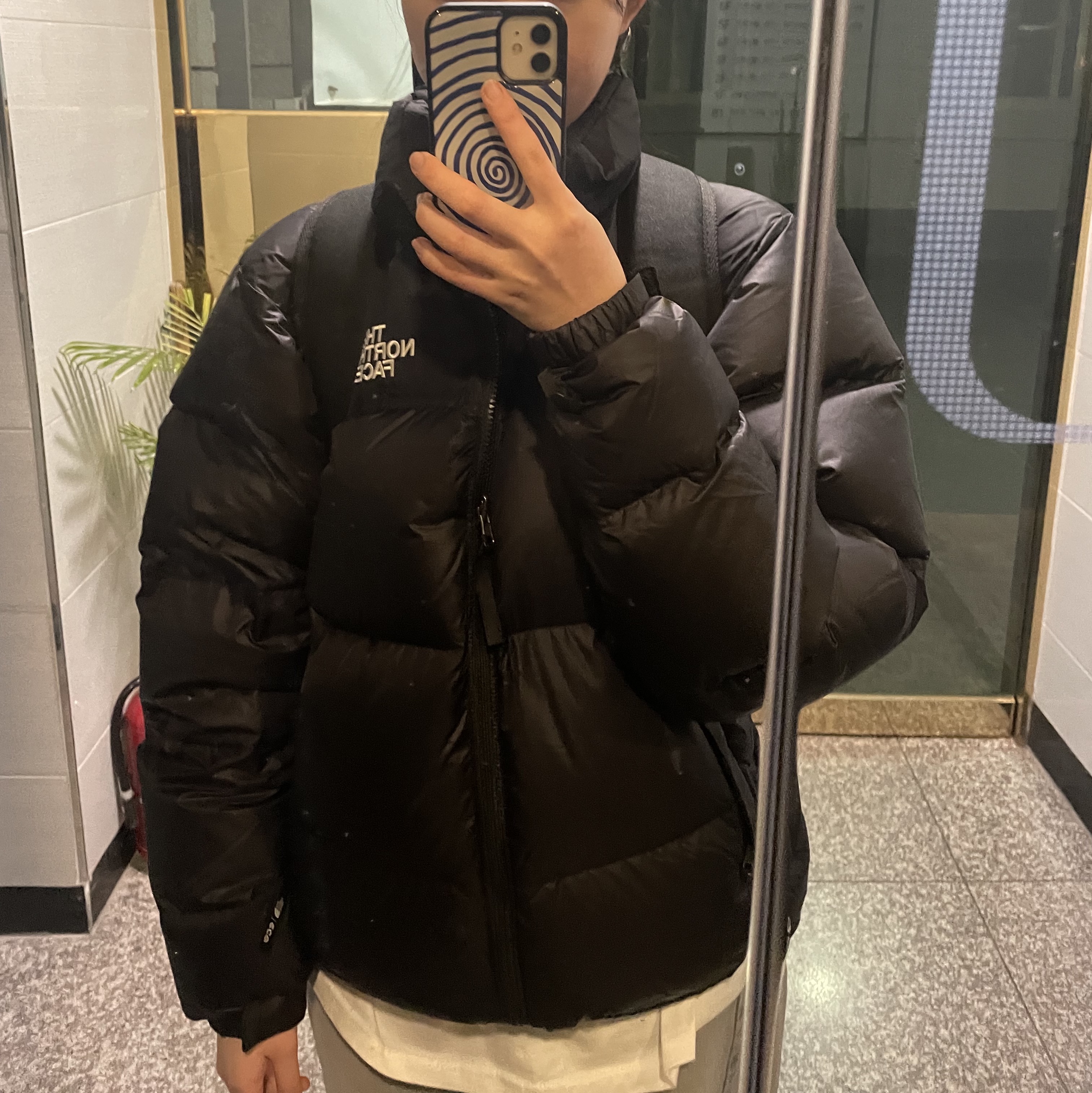 The North Face 1996 Eco Nuptse Jacket Black 착용 스타일