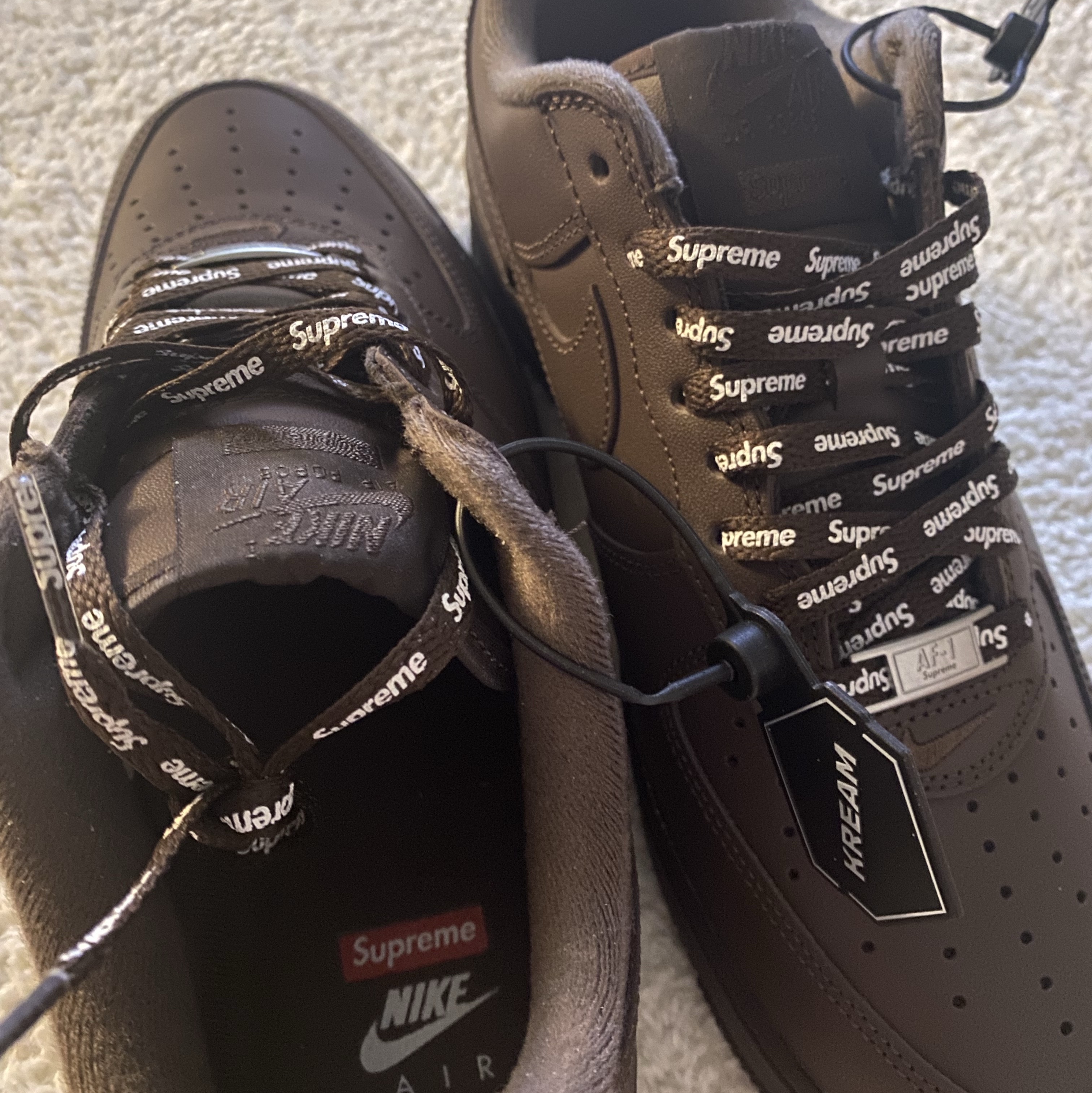 Nike x Supreme Air Force 1 Low Baroque Brown 착용 스타일